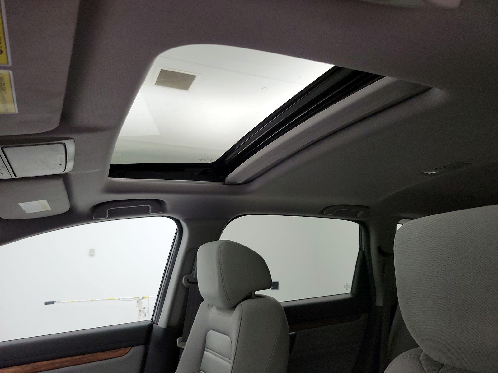 Sunroof(s) & Overhead Airbags