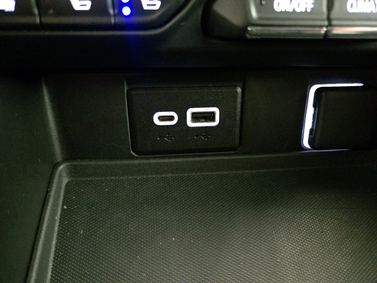 2022 GMC Yukon SLT - Photo 19