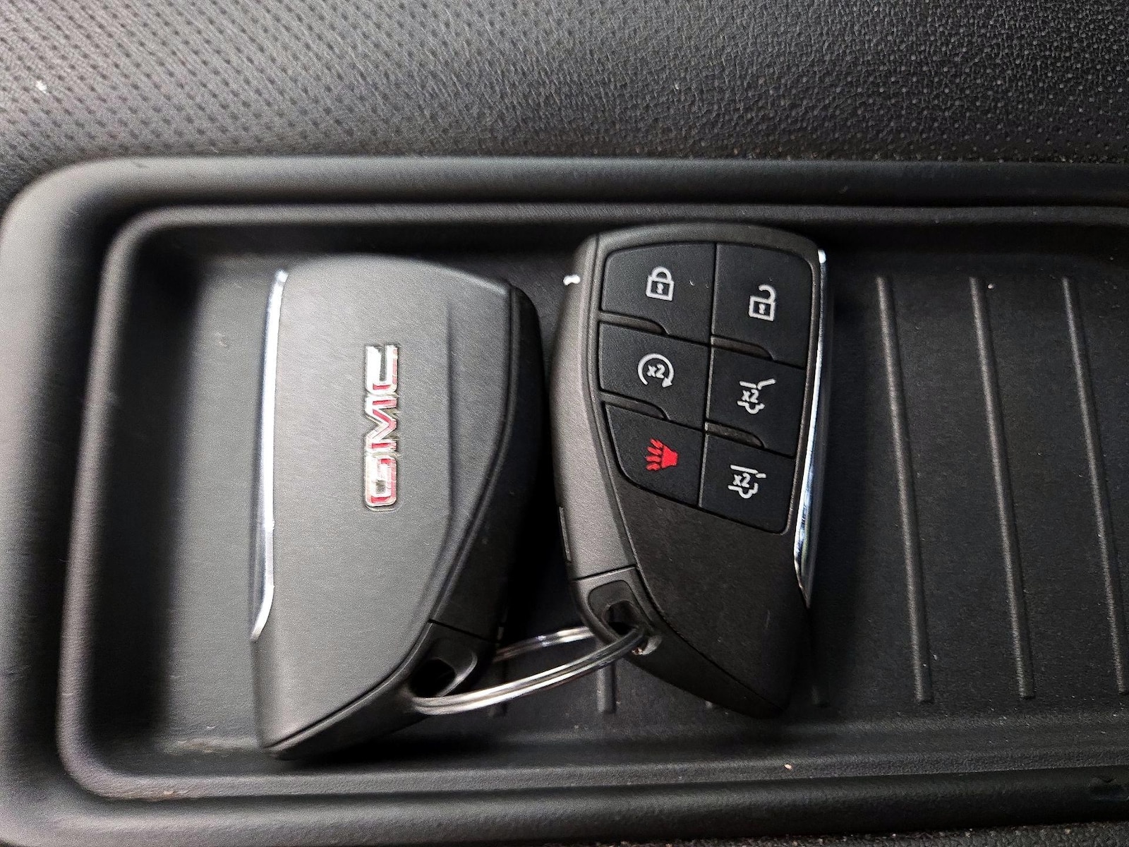 2022 GMC Yukon SLT - Photo 25