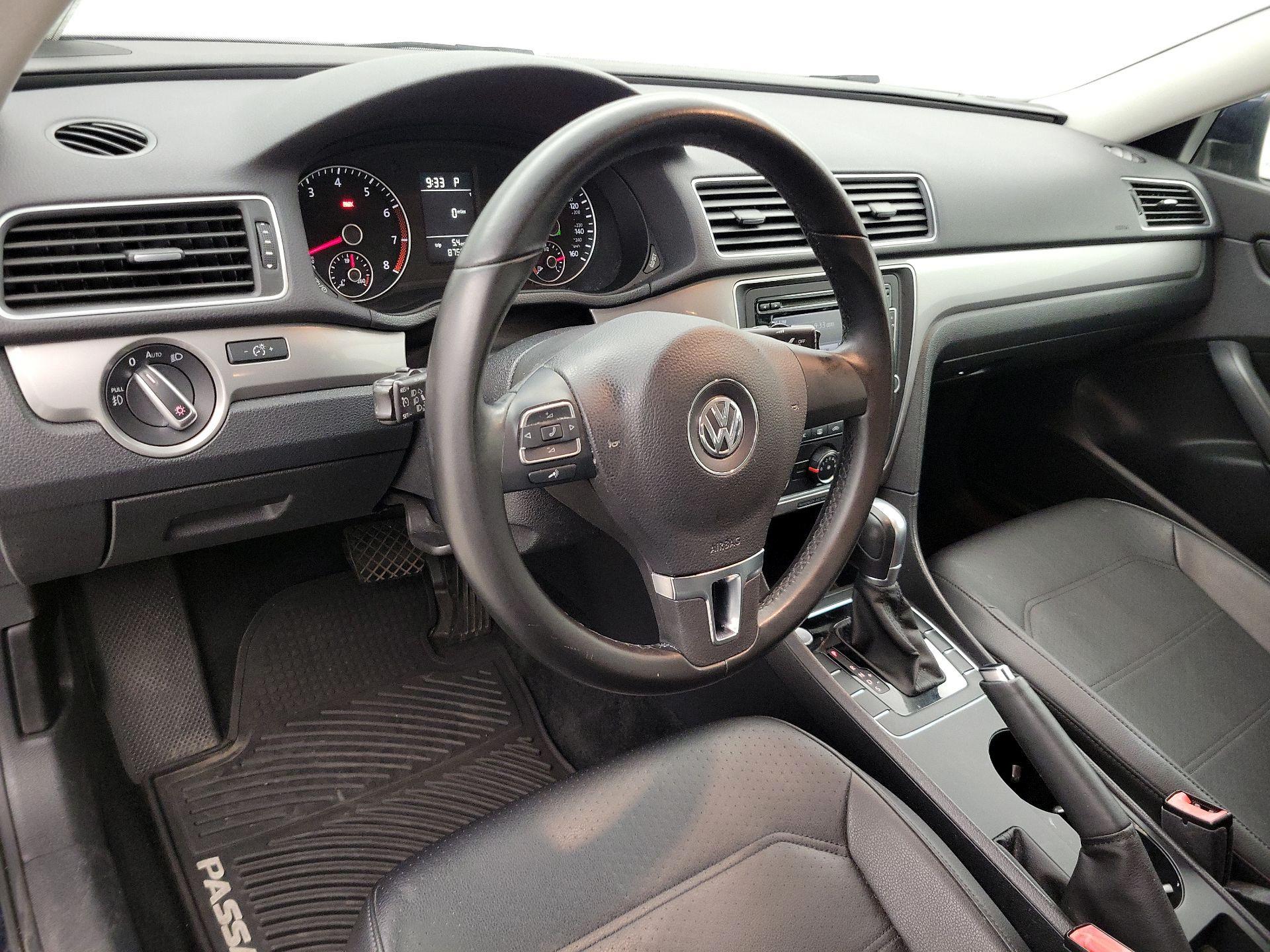 Thumbnail: 2015 Volkswagen Passat - 9