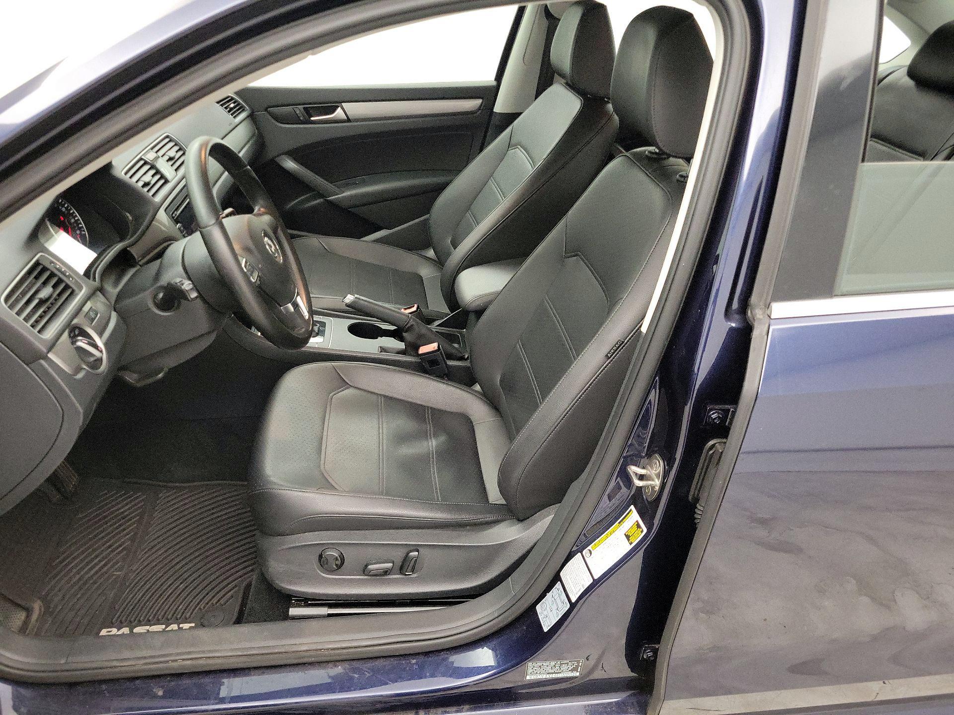 Thumbnail: 2015 Volkswagen Passat - 11
