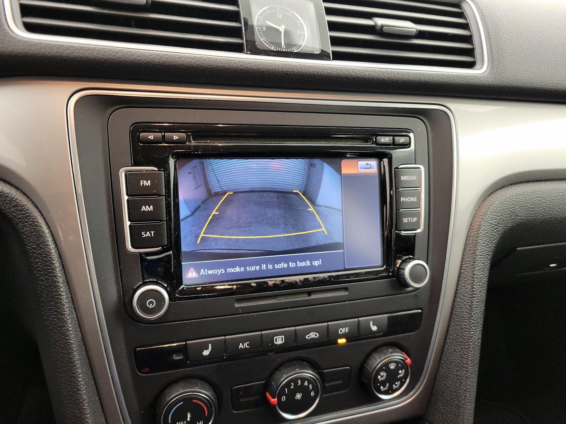 Thumbnail: 2015 Volkswagen Passat - 14