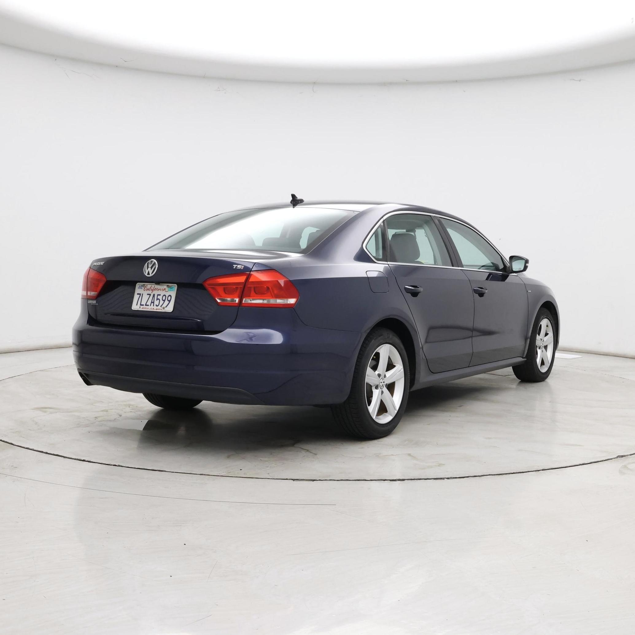 Thumbnail: 2015 Volkswagen Passat - 8