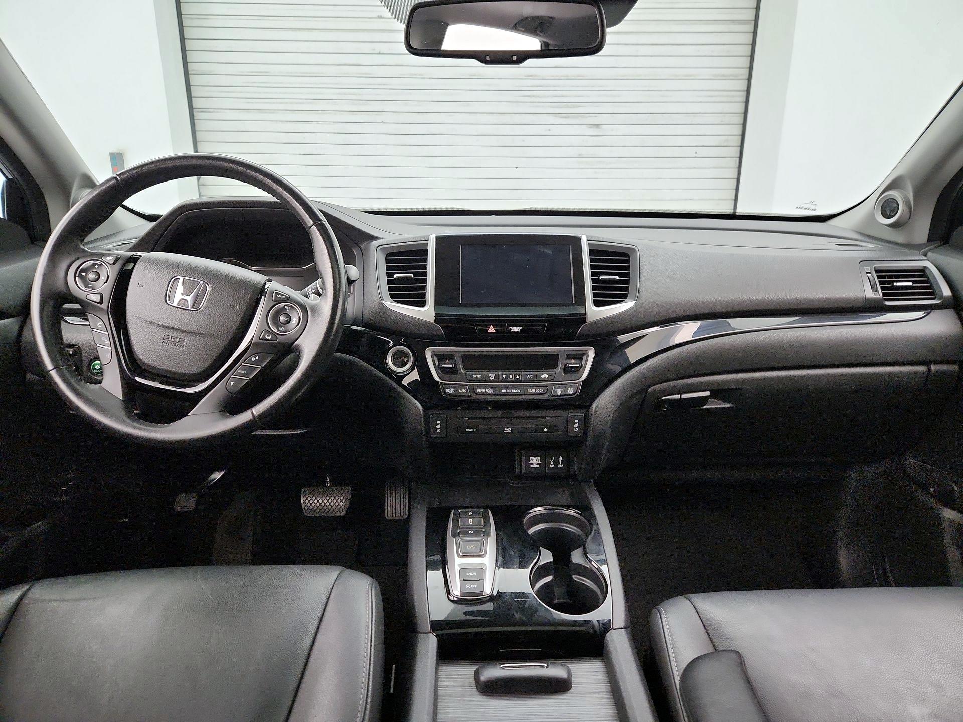 Thumbnail: 2016 Honda Pilot - 9
