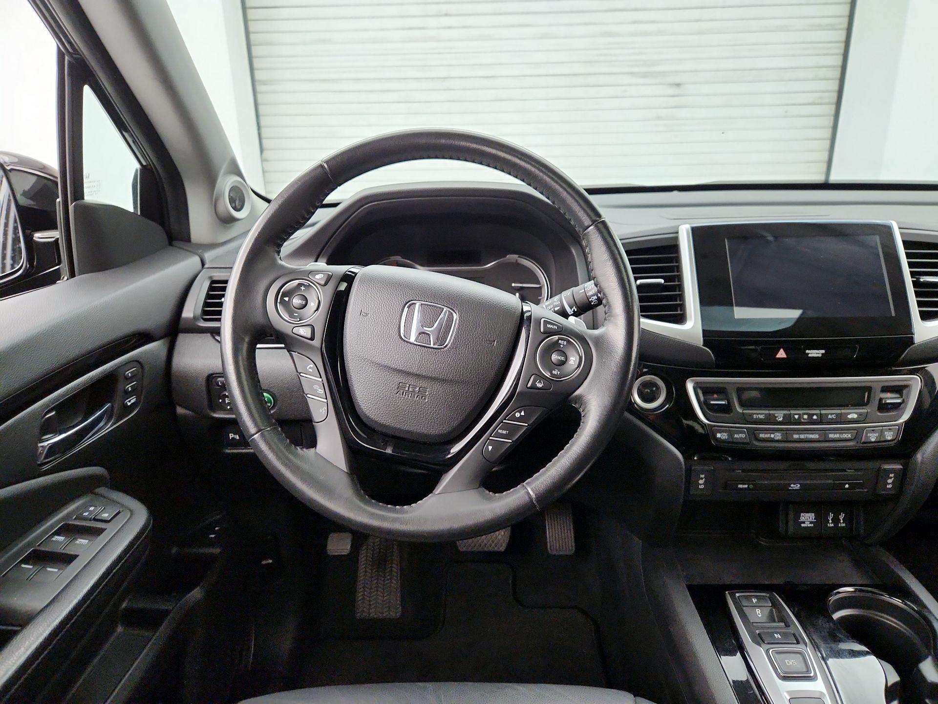 Thumbnail: 2016 Honda Pilot - 10