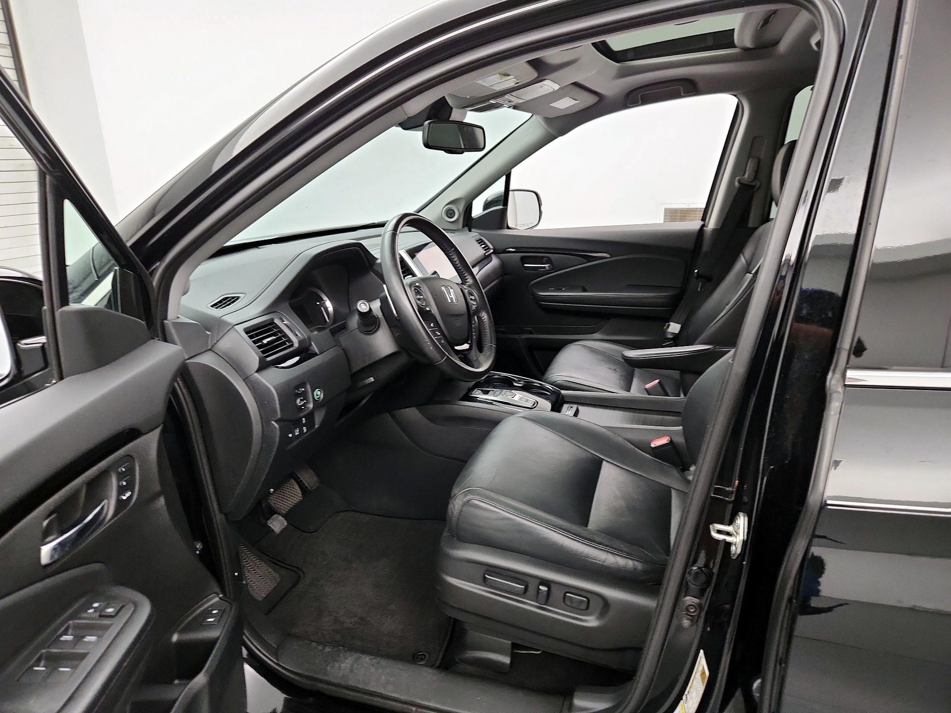 Thumbnail: 2016 Honda Pilot - 11