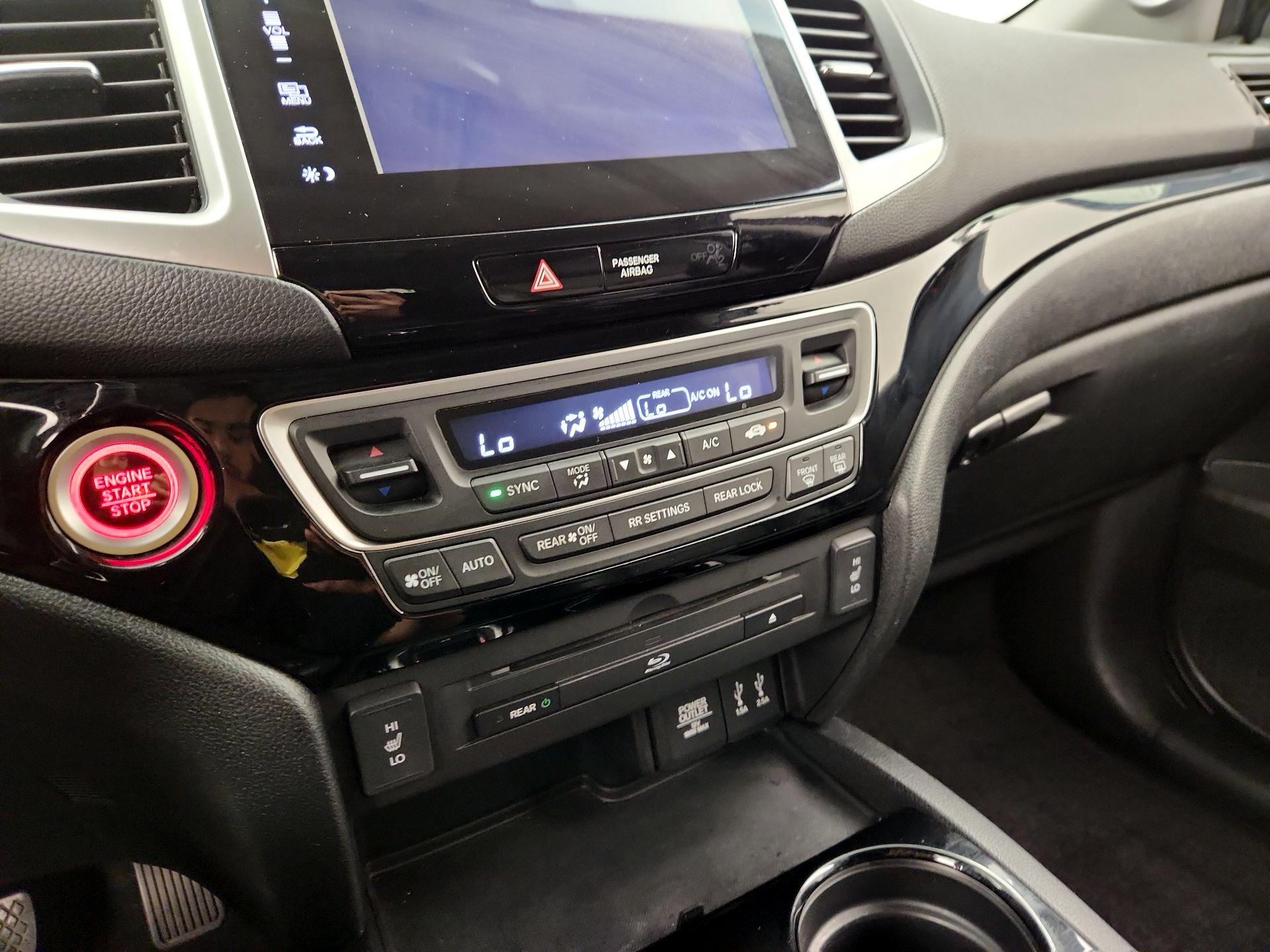 Thumbnail: 2016 Honda Pilot - 17