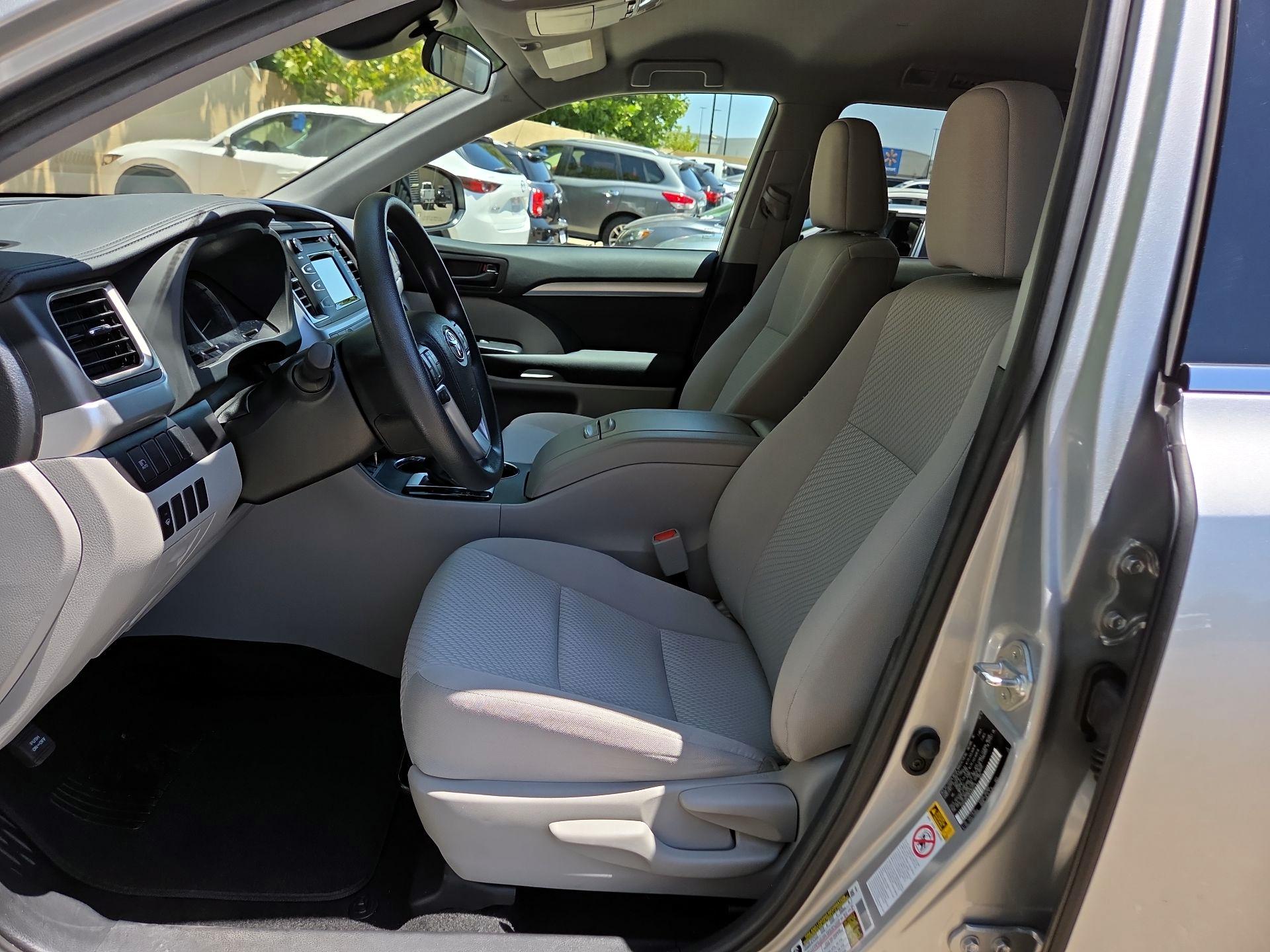 Thumbnail: 2019 Toyota Highlander - 9
