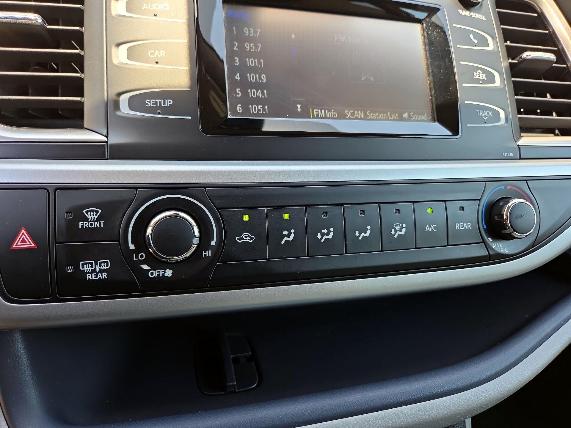 Thumbnail: 2019 Toyota Highlander - 14