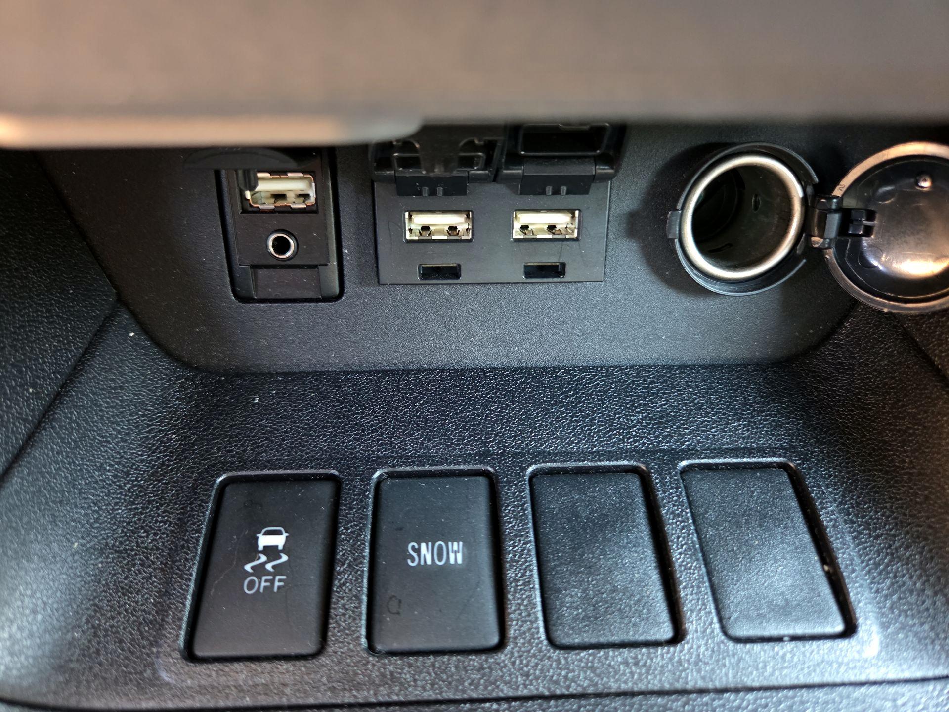 Thumbnail: 2019 Toyota Highlander - 16