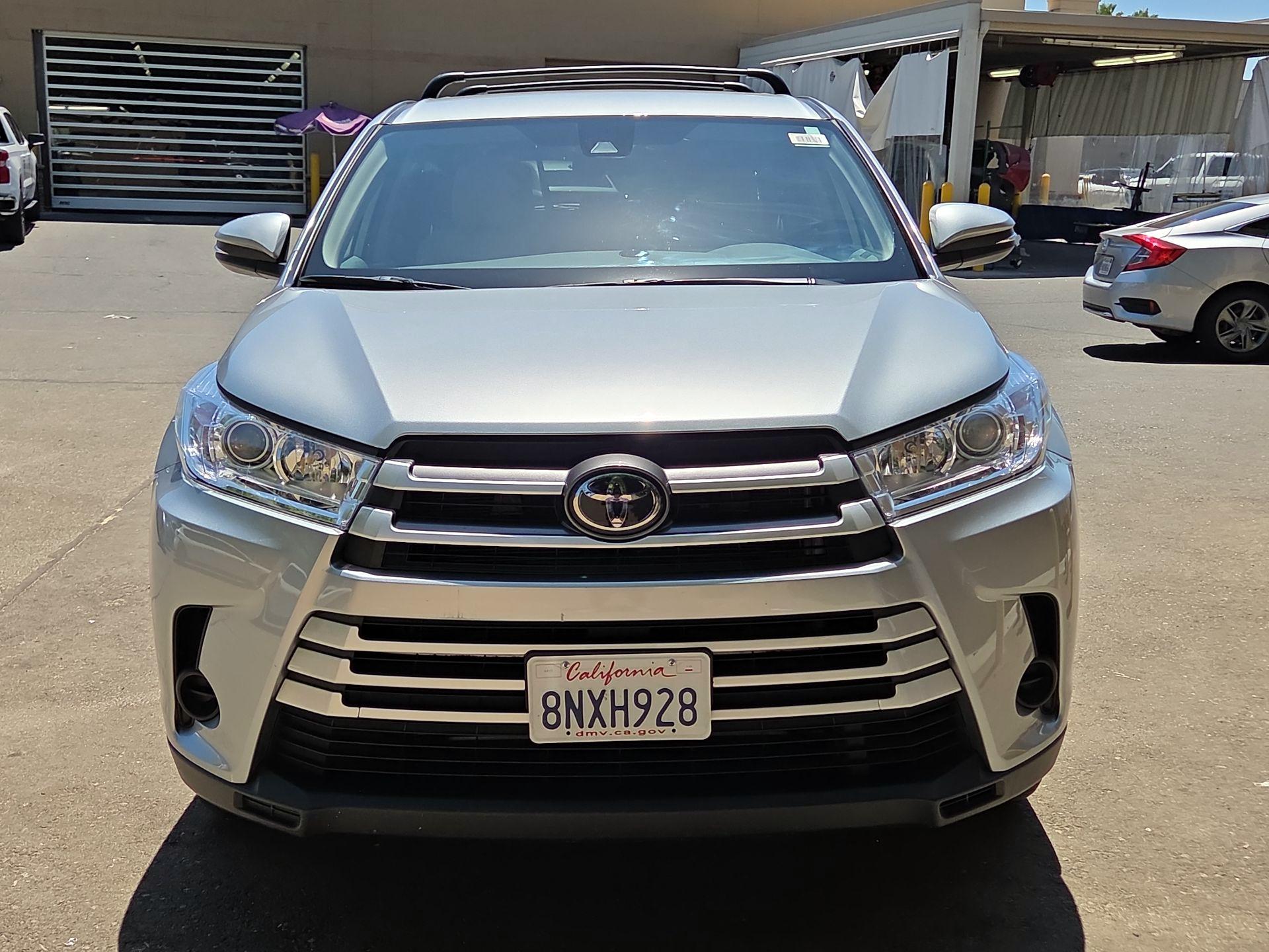 Thumbnail: 2019 Toyota Highlander - 2