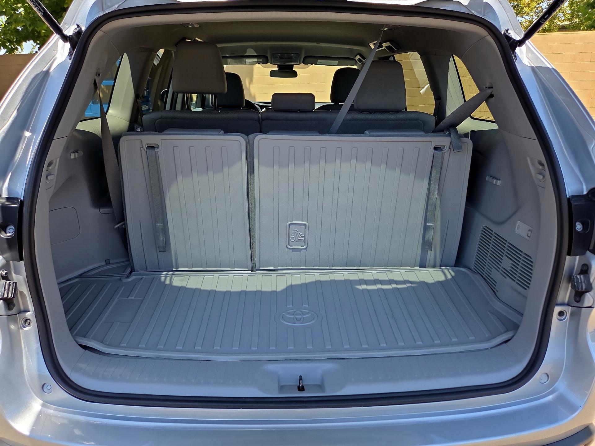 Thumbnail: 2019 Toyota Highlander - 19