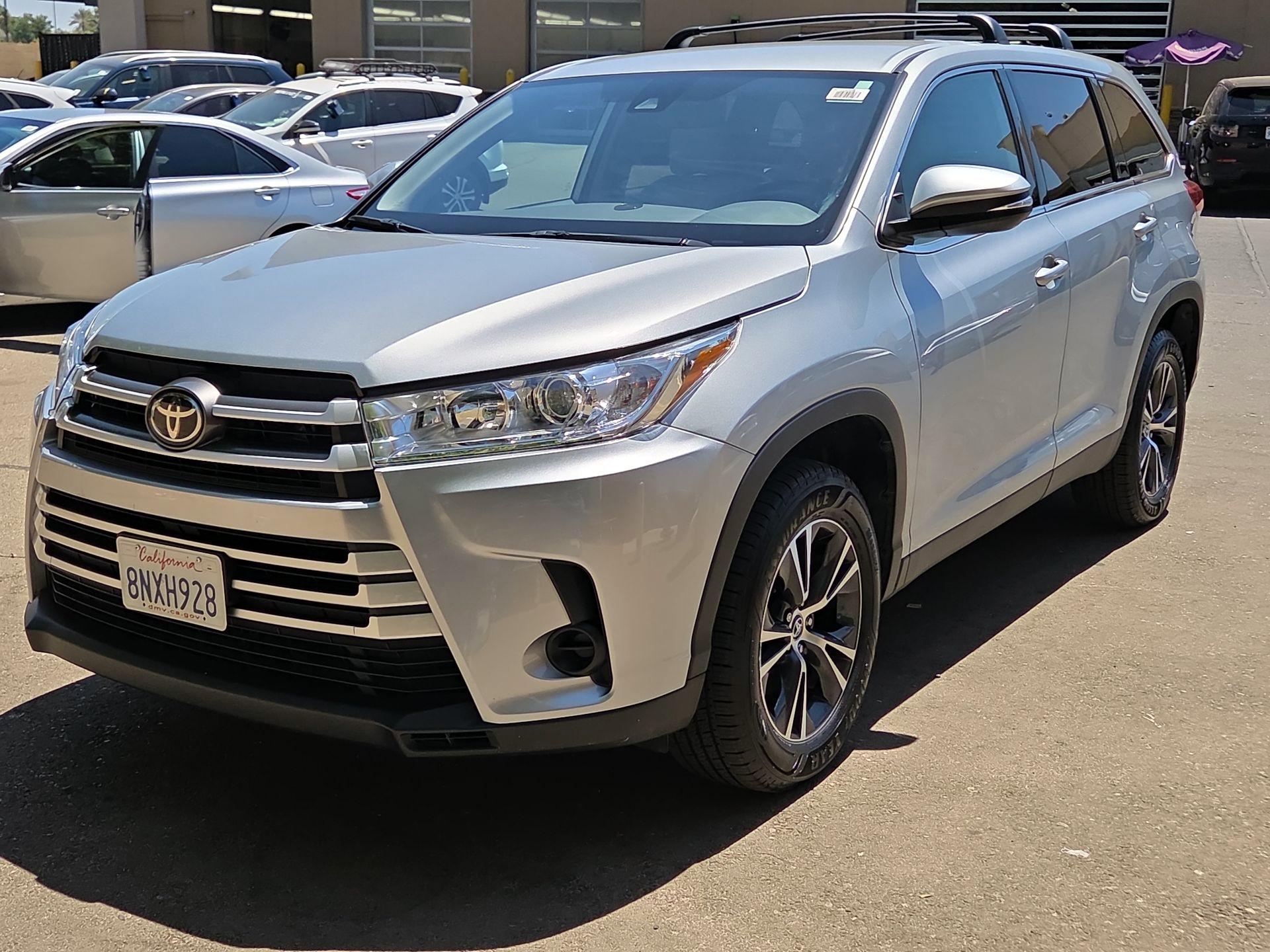 Thumbnail: 2019 Toyota Highlander - 3