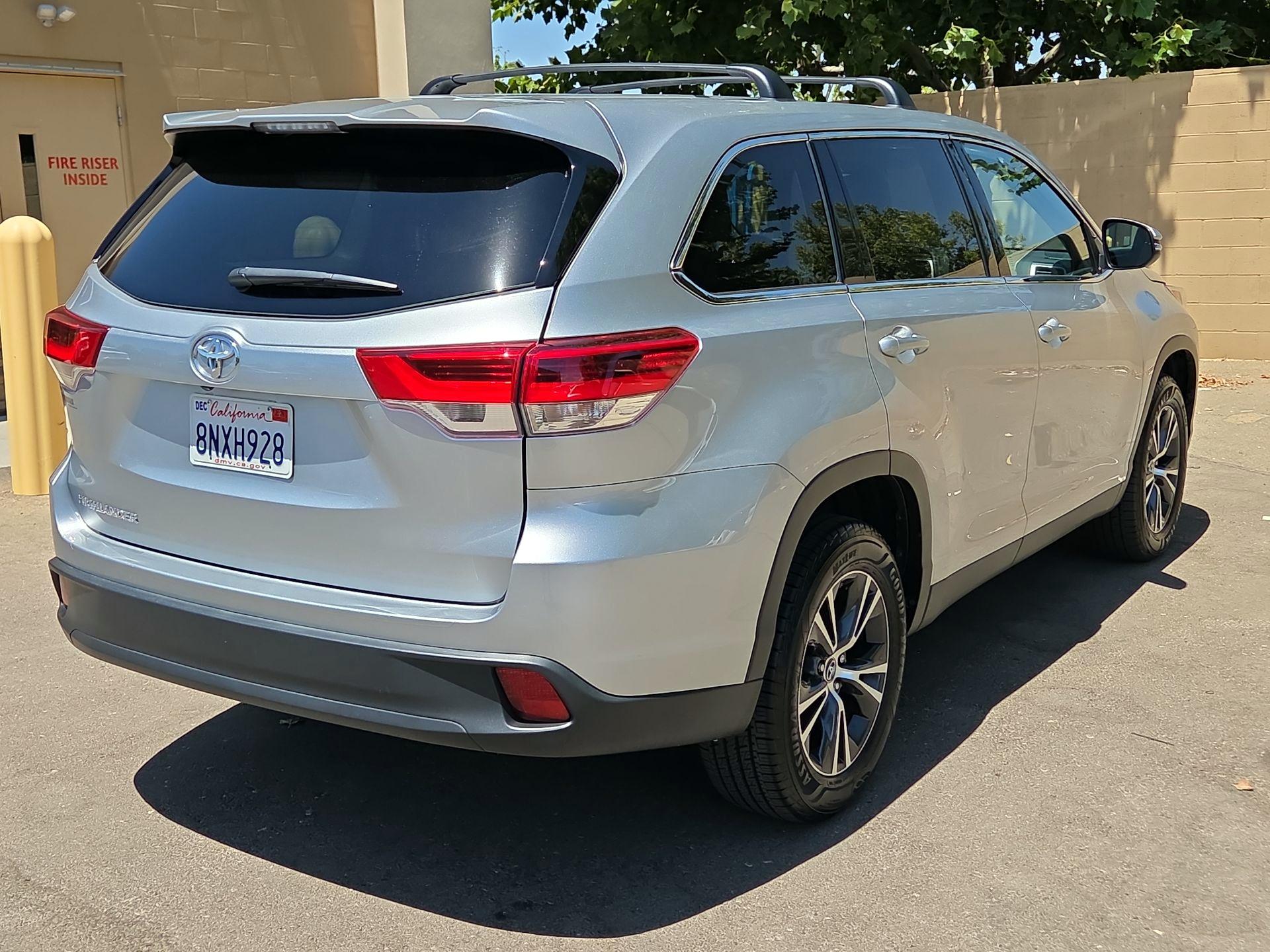 Thumbnail: 2019 Toyota Highlander - 5