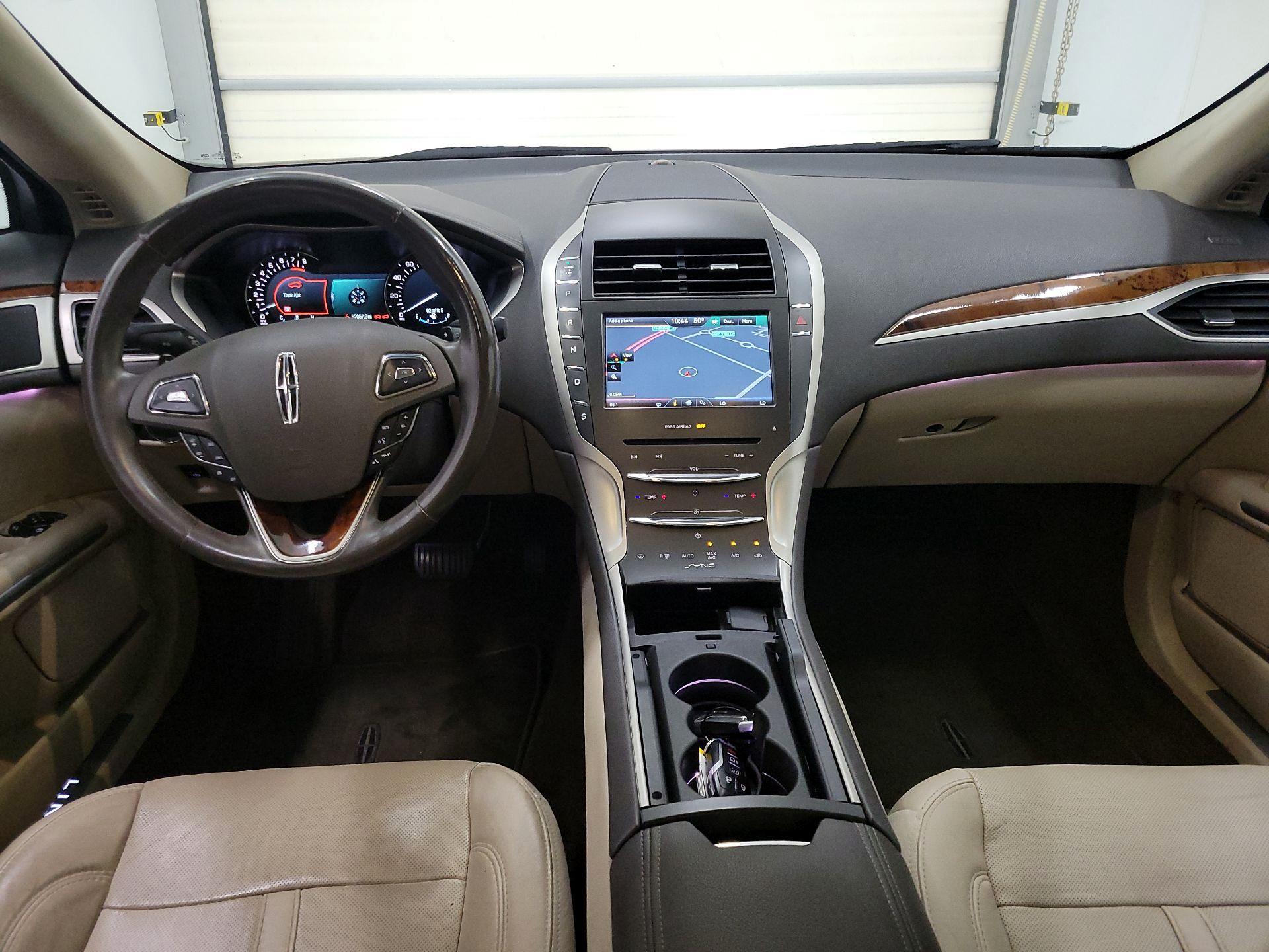 Thumbnail: 2016 Lincoln MKZ - 9