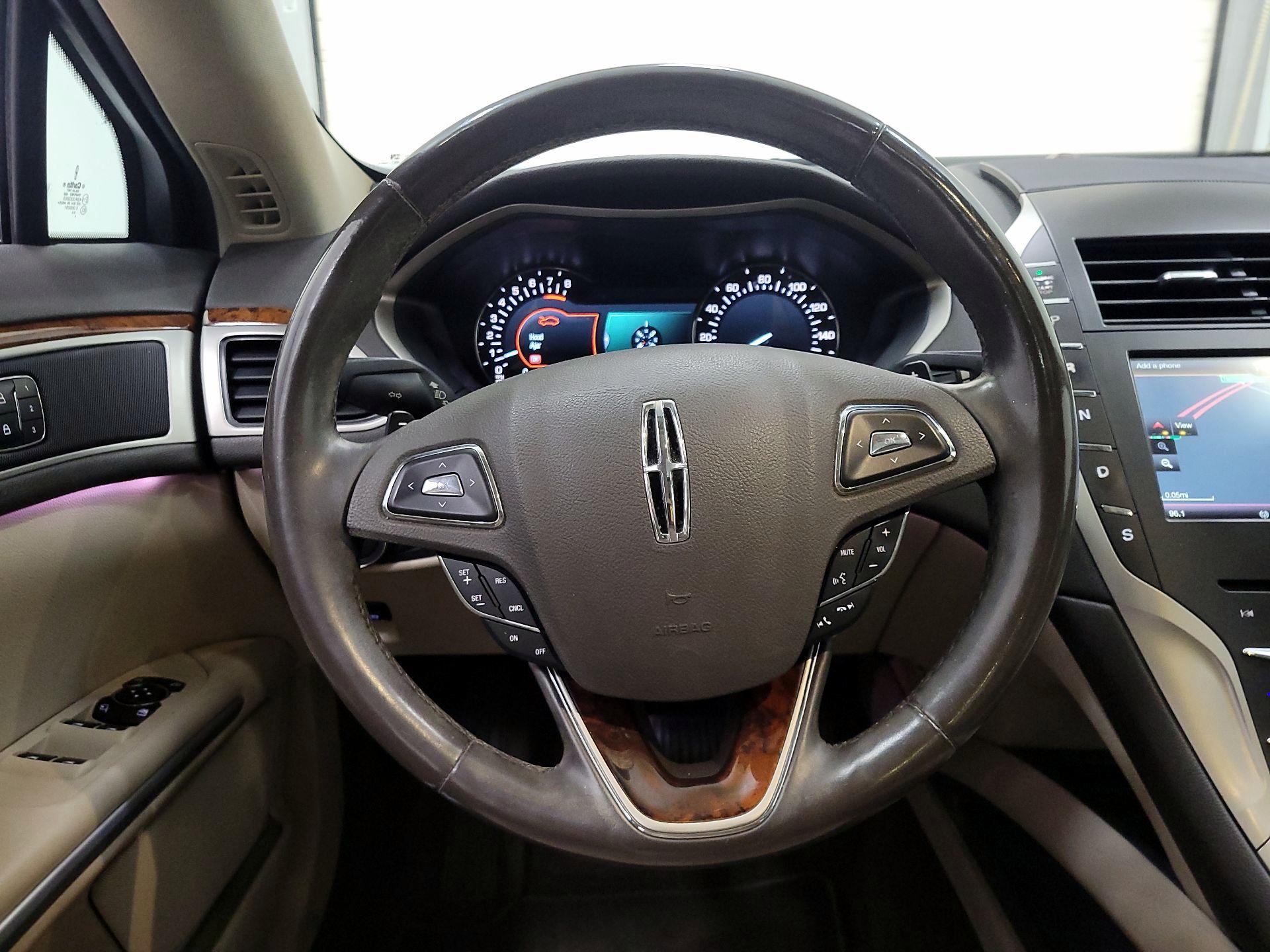 Thumbnail: 2016 Lincoln MKZ - 10