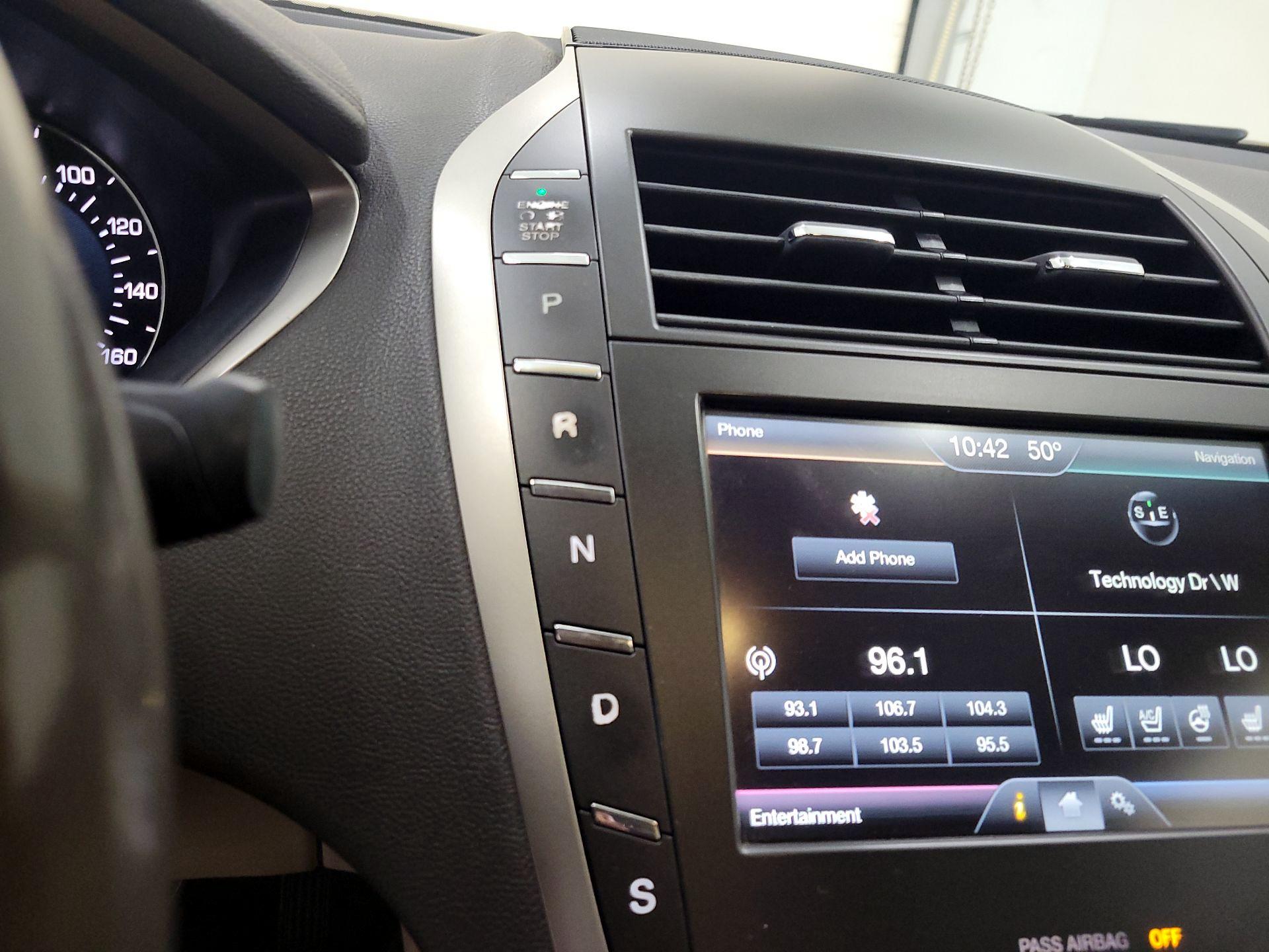 Thumbnail: 2016 Lincoln MKZ - 18
