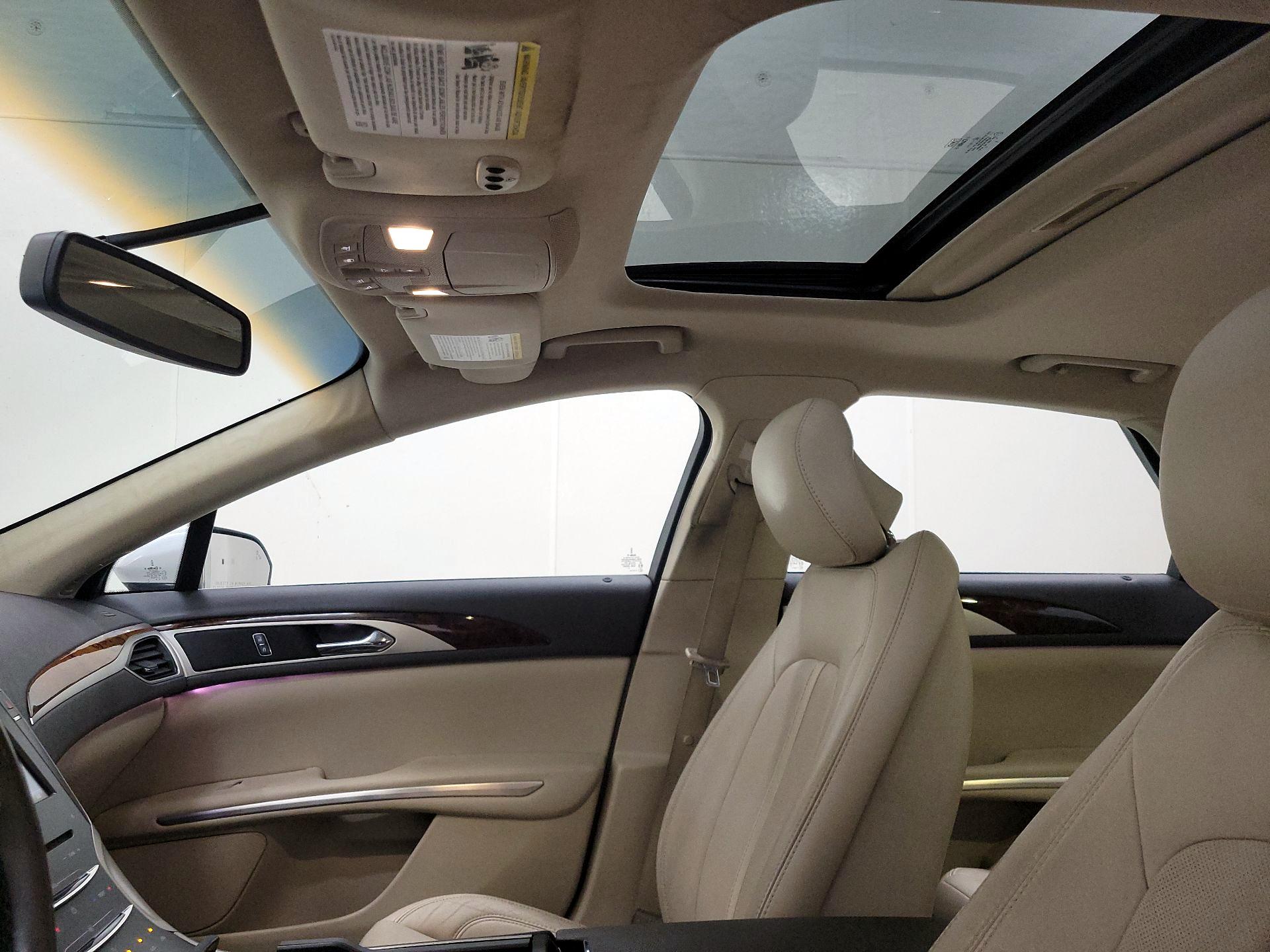 Thumbnail: 2016 Lincoln MKZ - 20