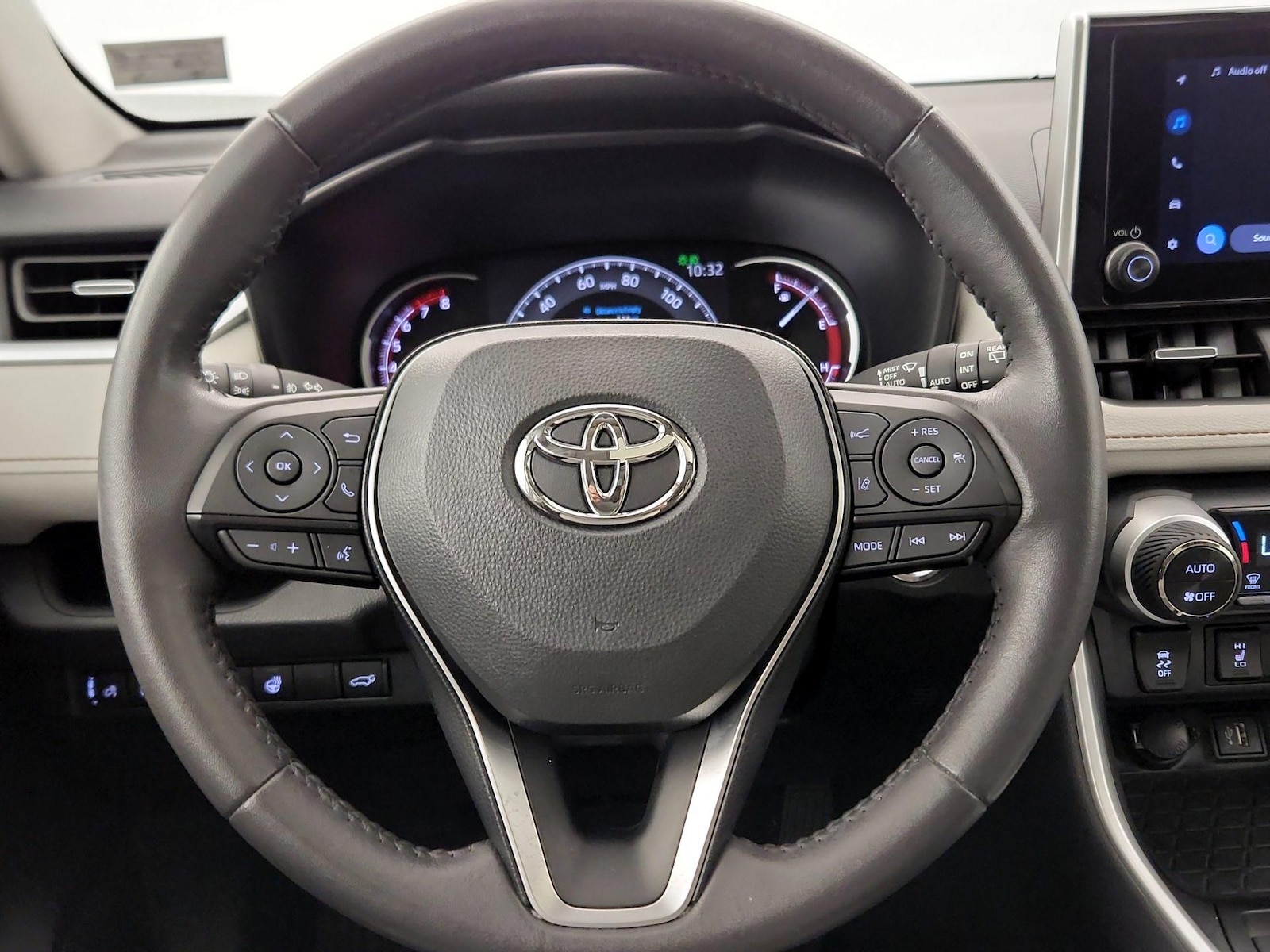 2025 Toyota RAV4 XLE Premium - Photo 11