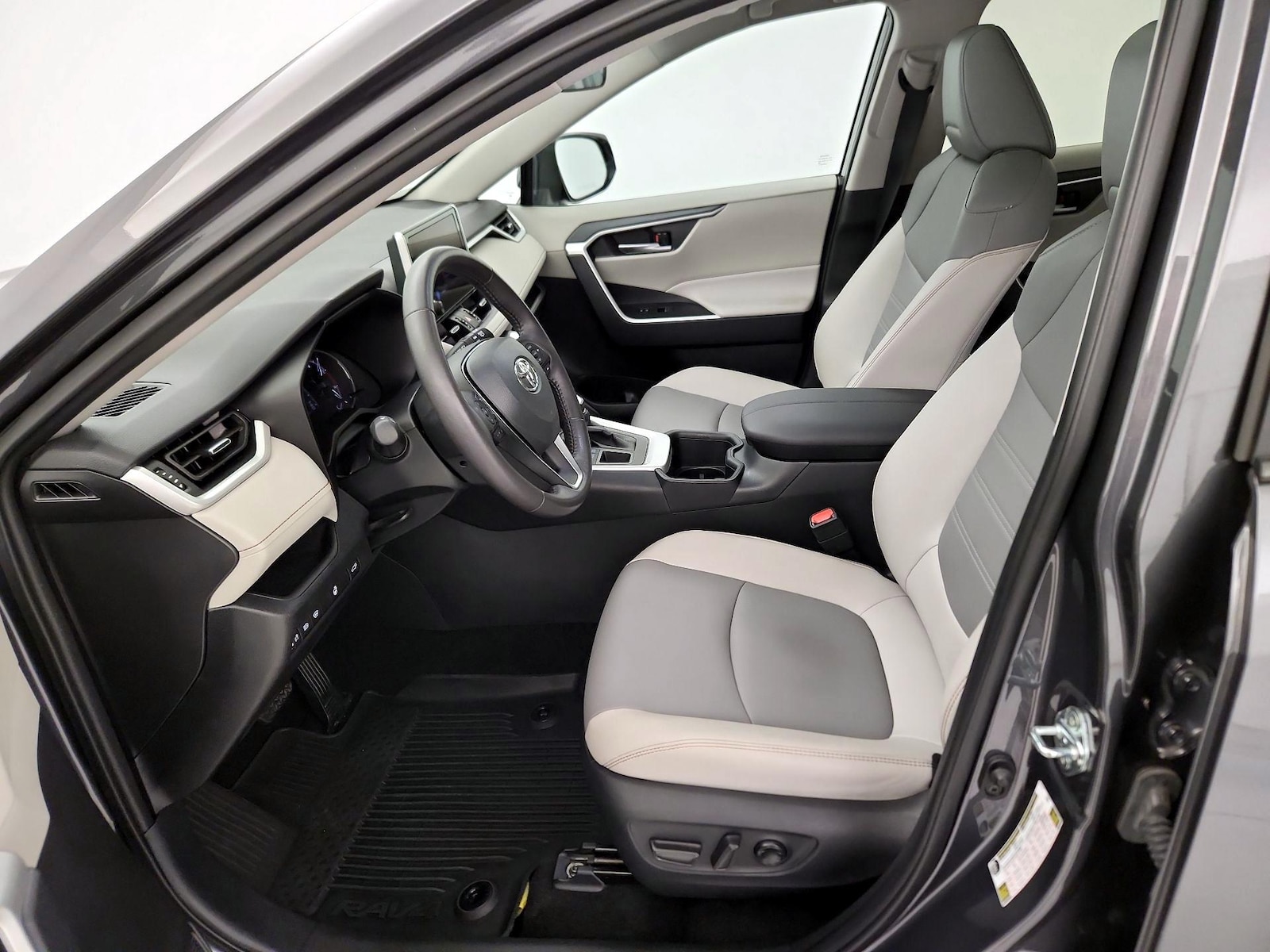 2025 Toyota RAV4 XLE Premium - Photo 12
