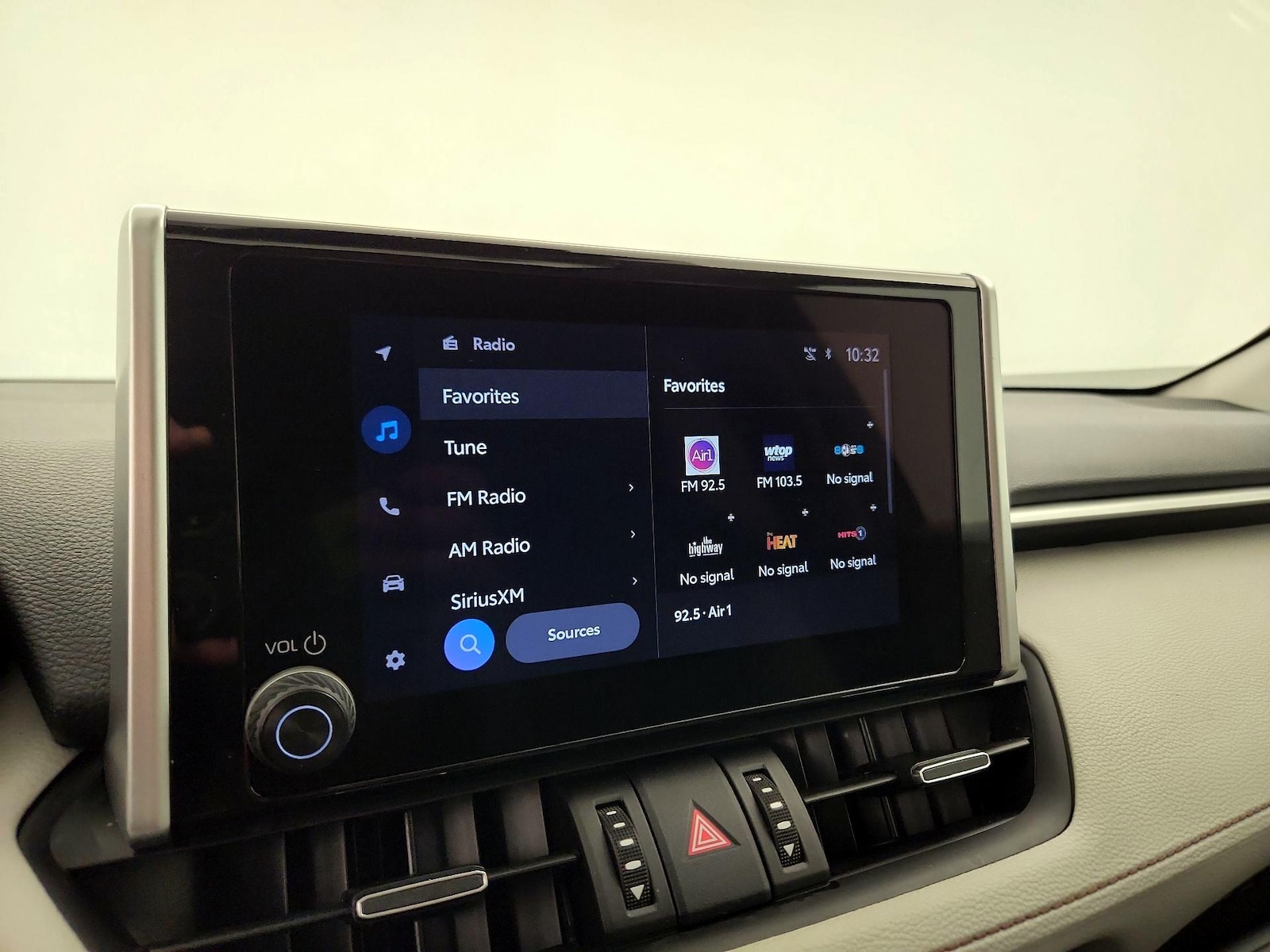 2025 Toyota RAV4 XLE Premium - Photo 16
