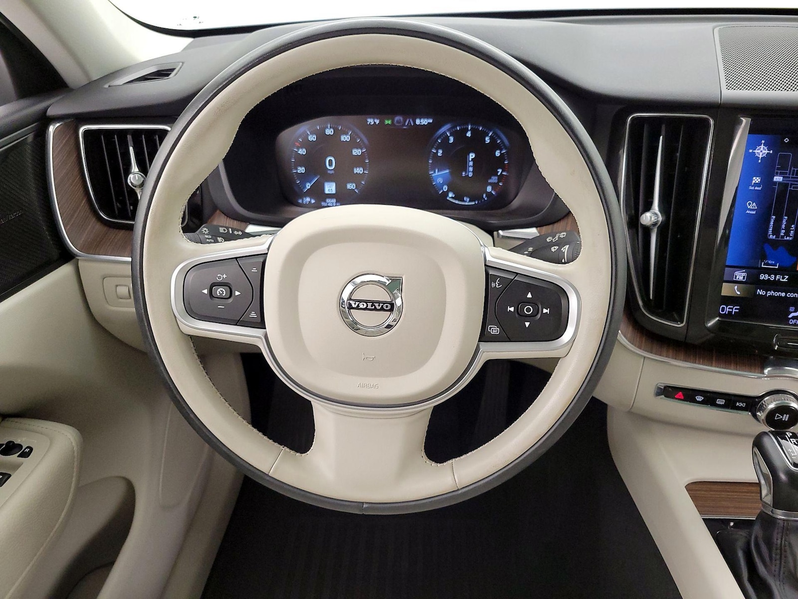 2021 Volvo XC60 Momentum - Photo 11