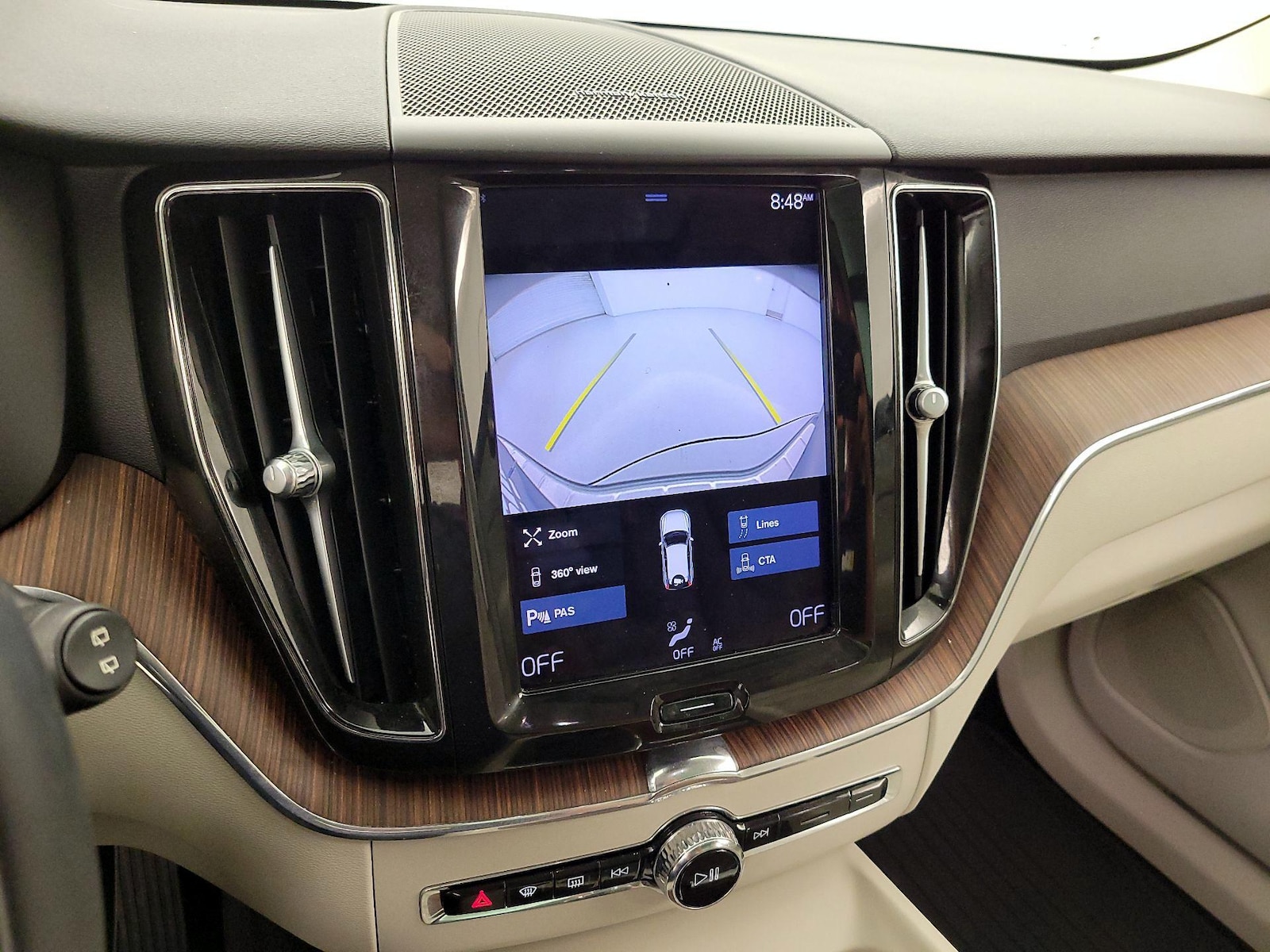 2021 Volvo XC60 Momentum - Photo 16
