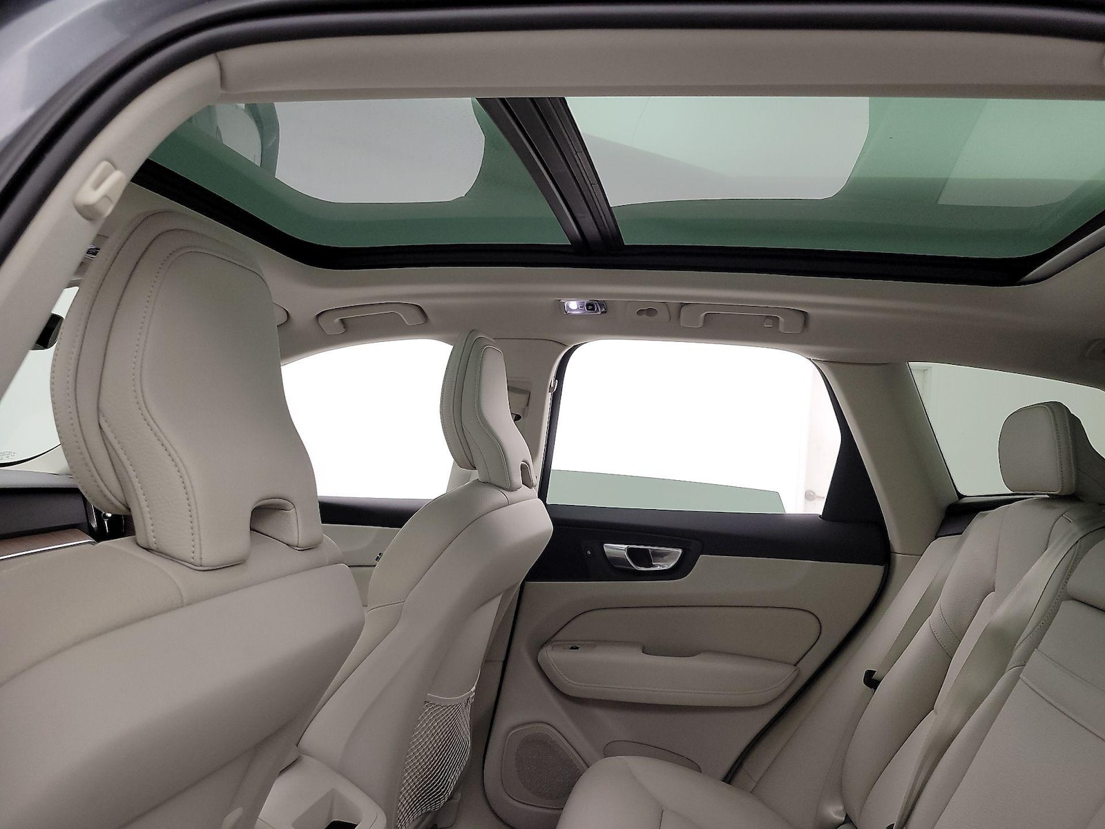 2021 Volvo XC60 Momentum - Photo 24