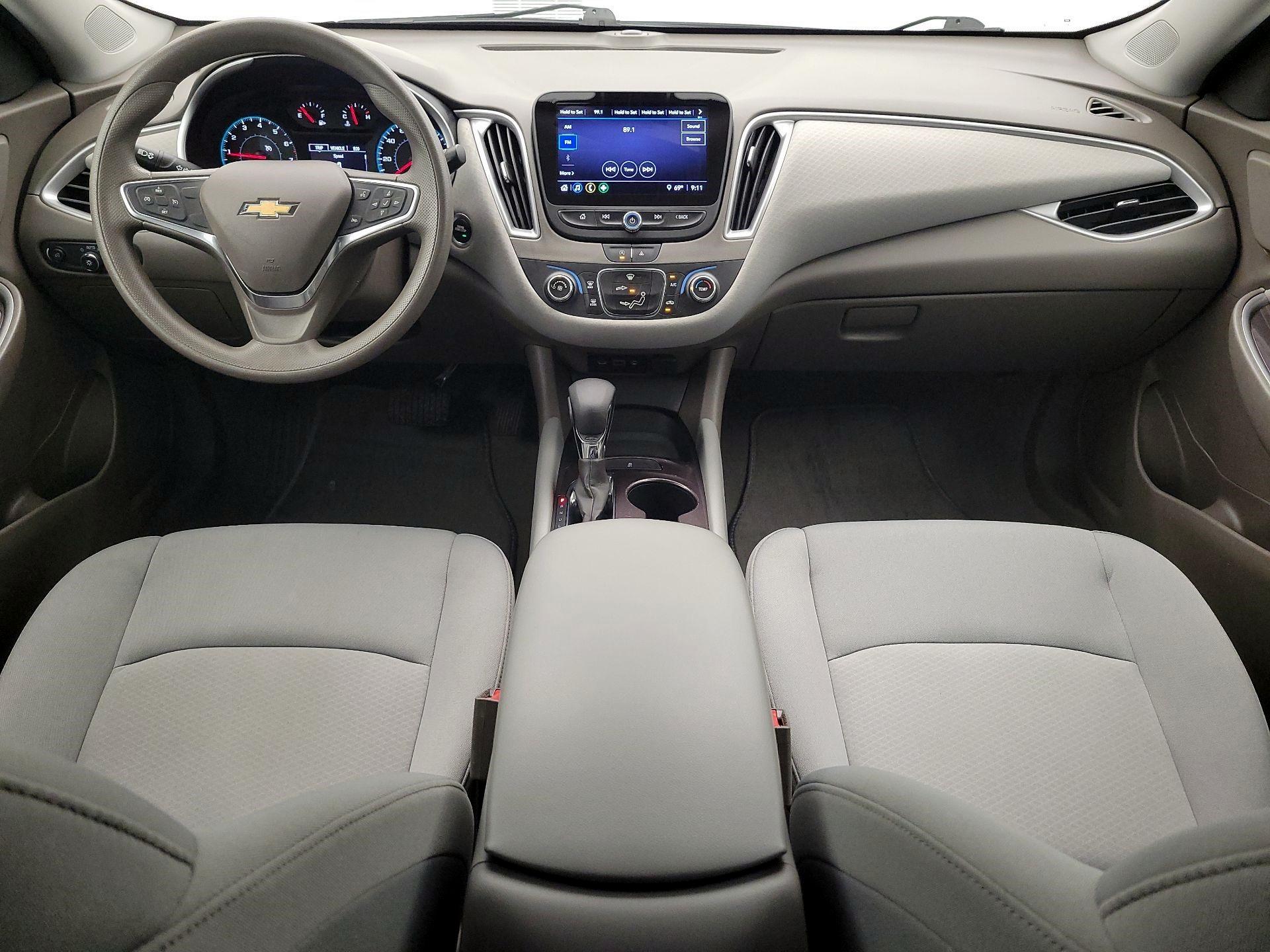 Thumbnail: 2021 Chevrolet Malibu - 9
