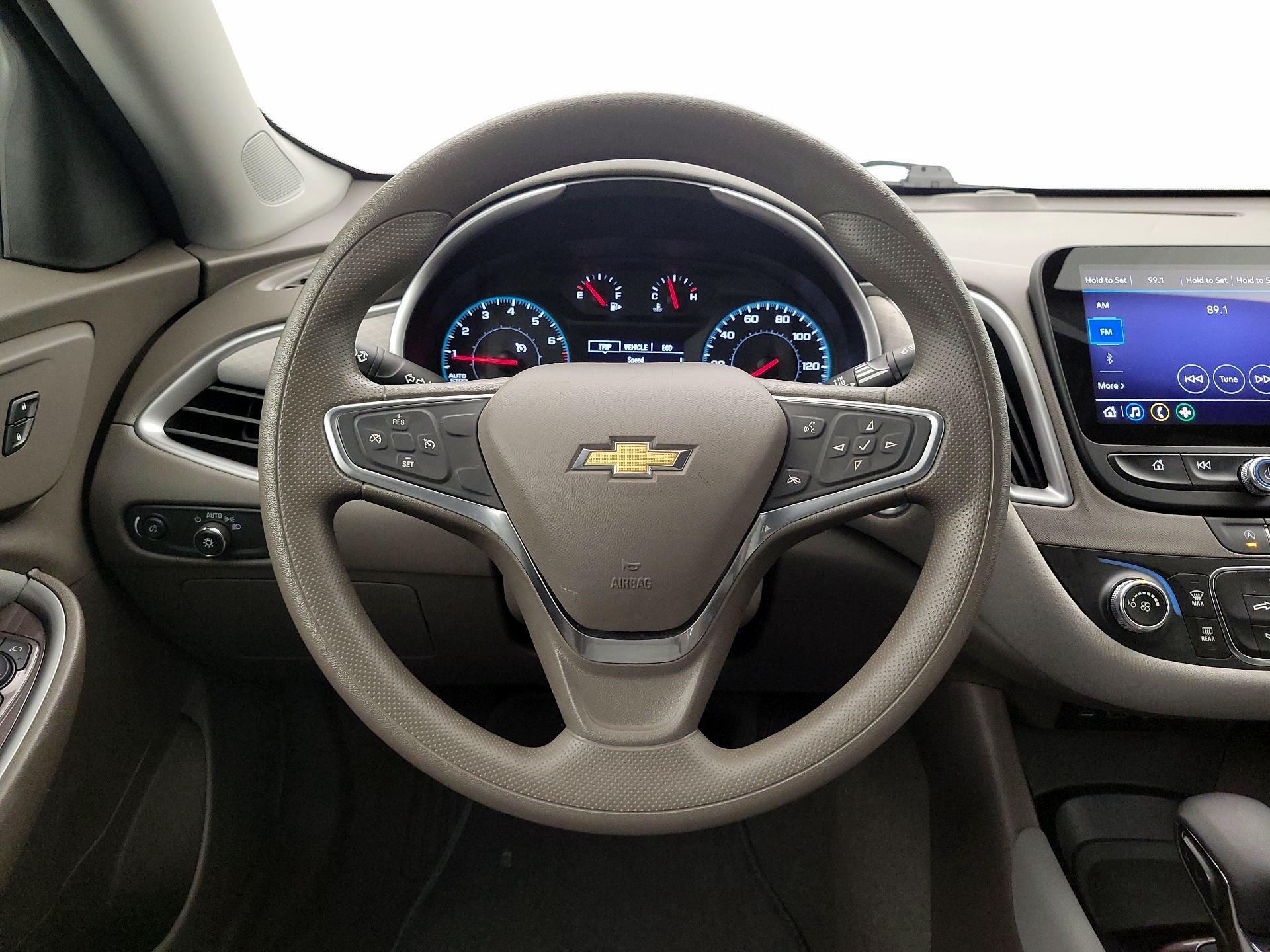 Thumbnail: 2021 Chevrolet Malibu - 10