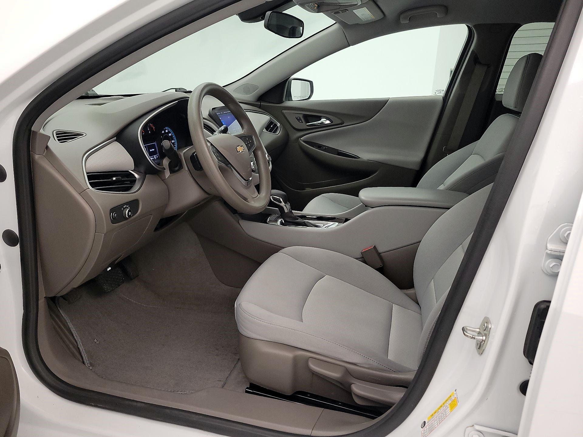 Thumbnail: 2021 Chevrolet Malibu - 11