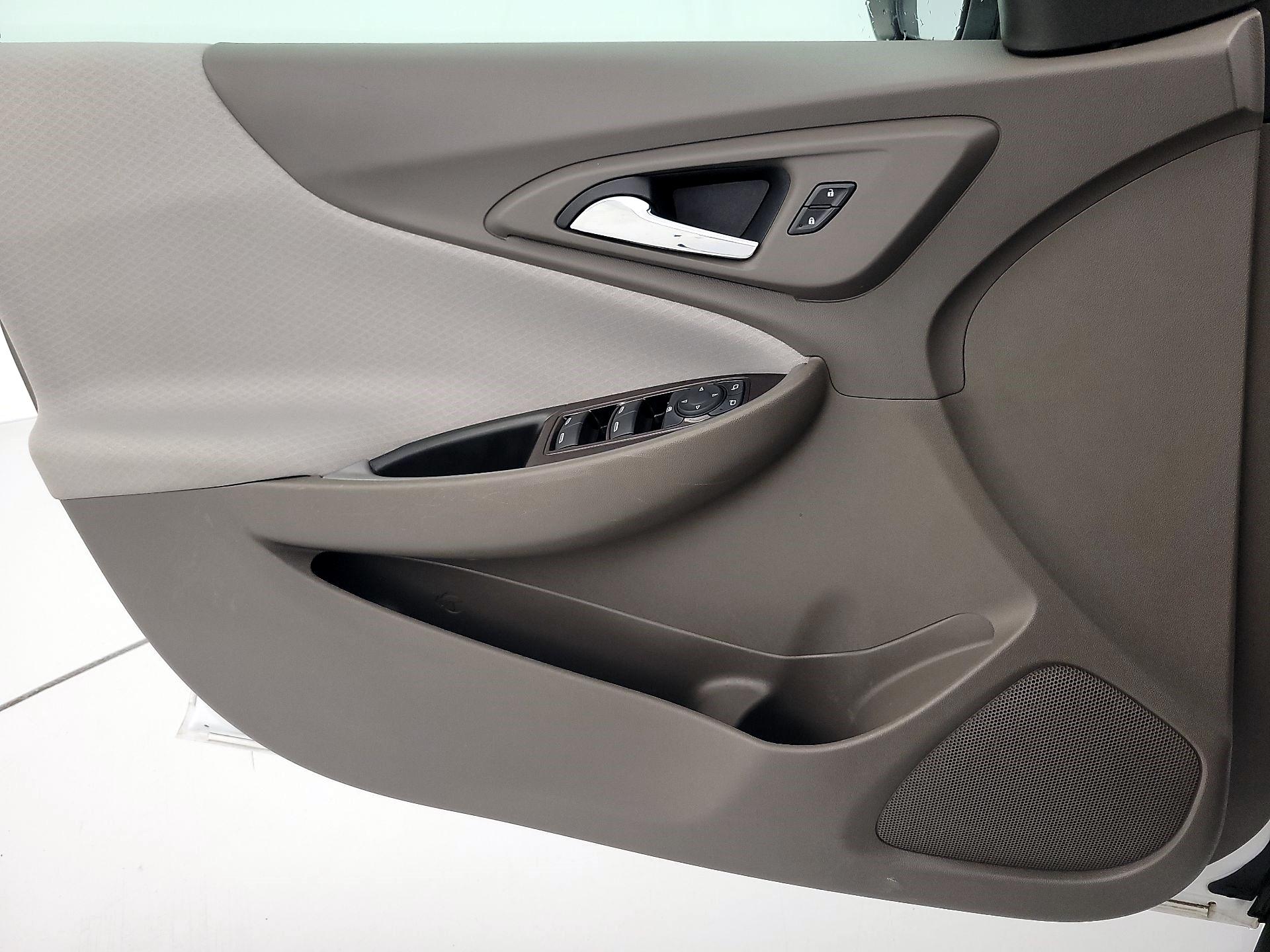 Thumbnail: 2021 Chevrolet Malibu - 12