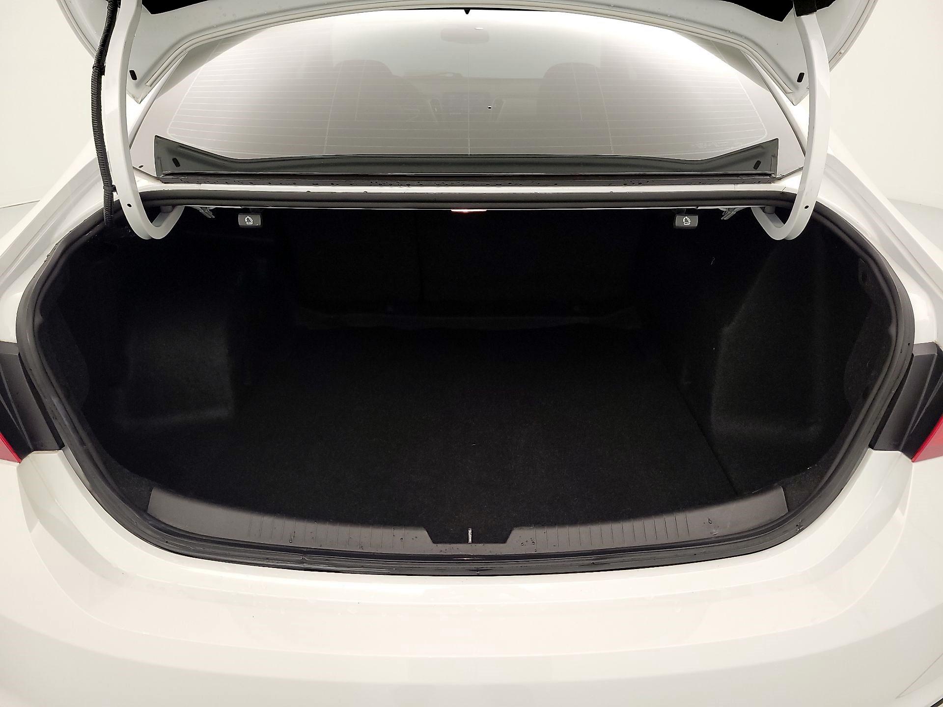 Thumbnail: 2021 Chevrolet Malibu - 20