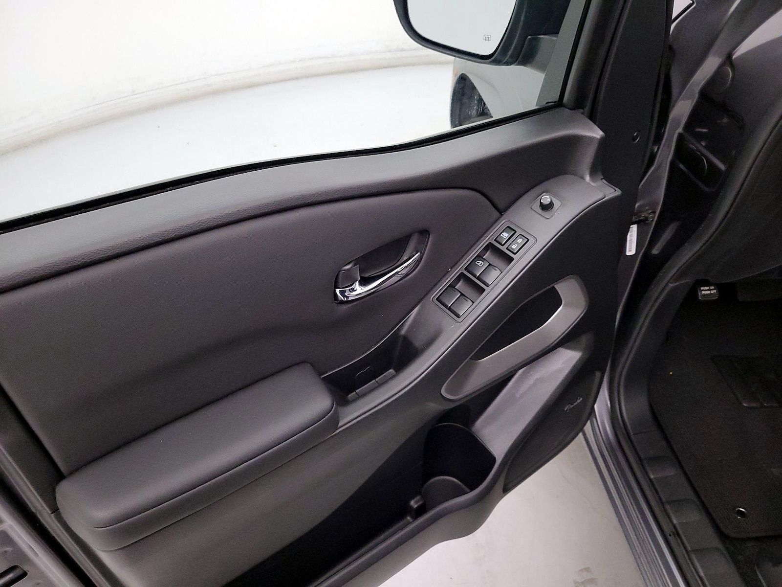 2024 Nissan Frontier SV - Photo 13
