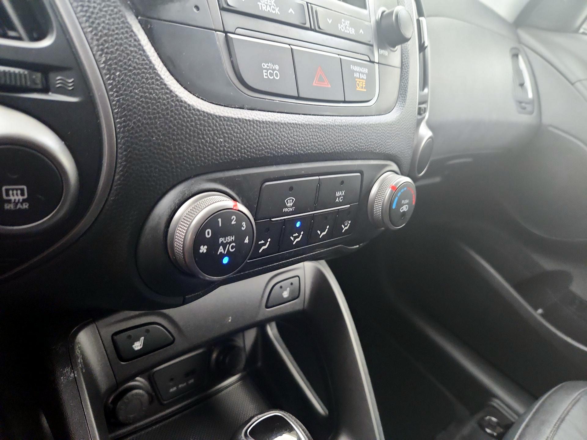 Thumbnail: 2015 Hyundai Tucson - 15