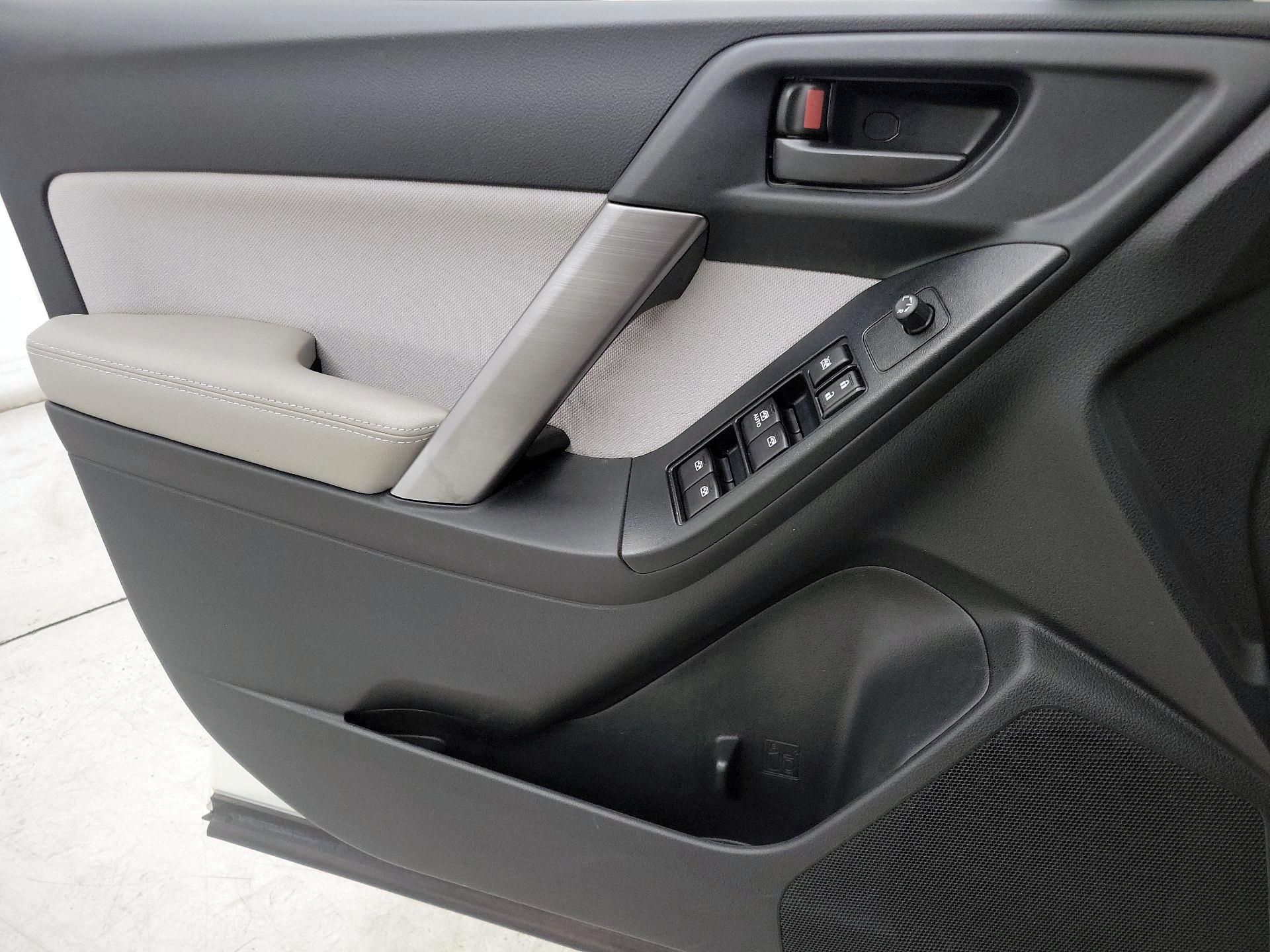 Thumbnail: 2016 Subaru Forester - 12
