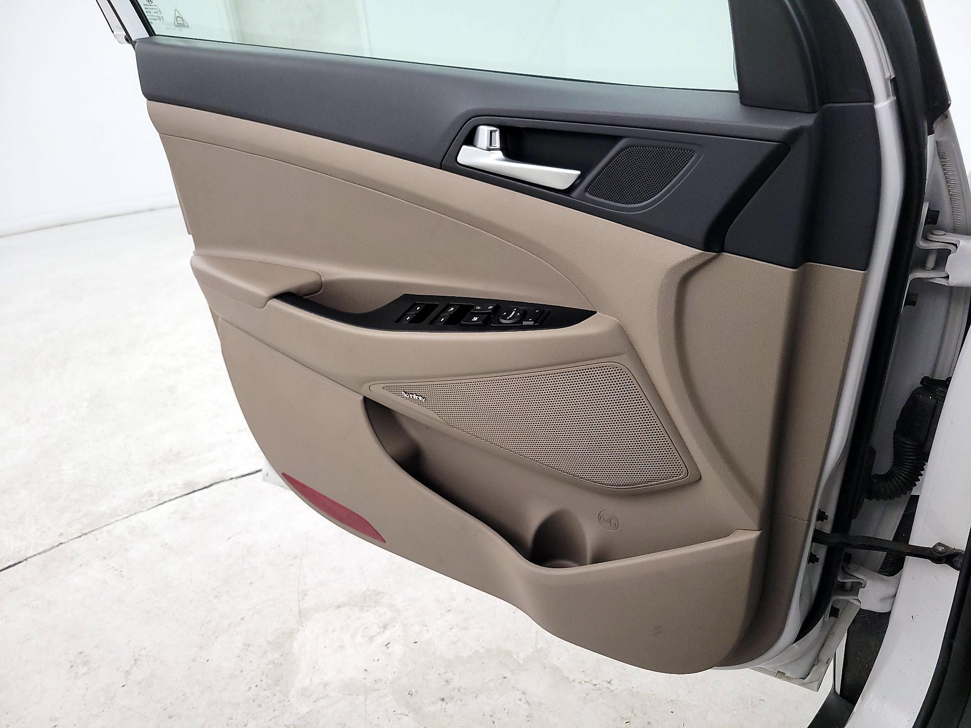 Thumbnail: 2019 Hyundai Tucson - 10