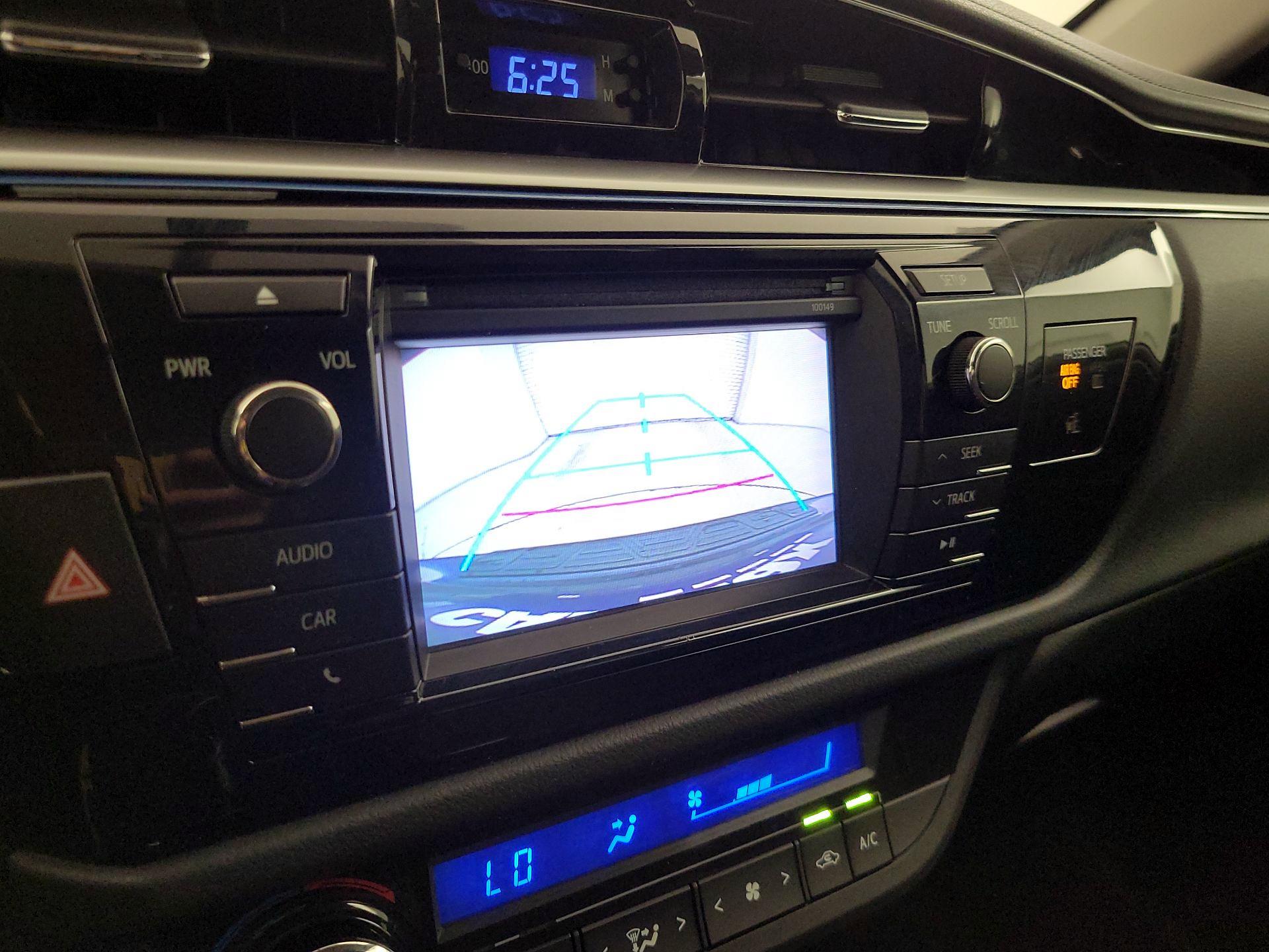 Thumbnail: 2015 Toyota Corolla - 14