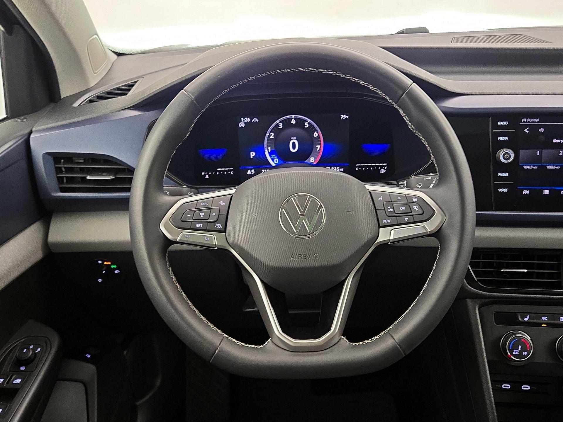 Thumbnail: 2022 Volkswagen Taos - 10