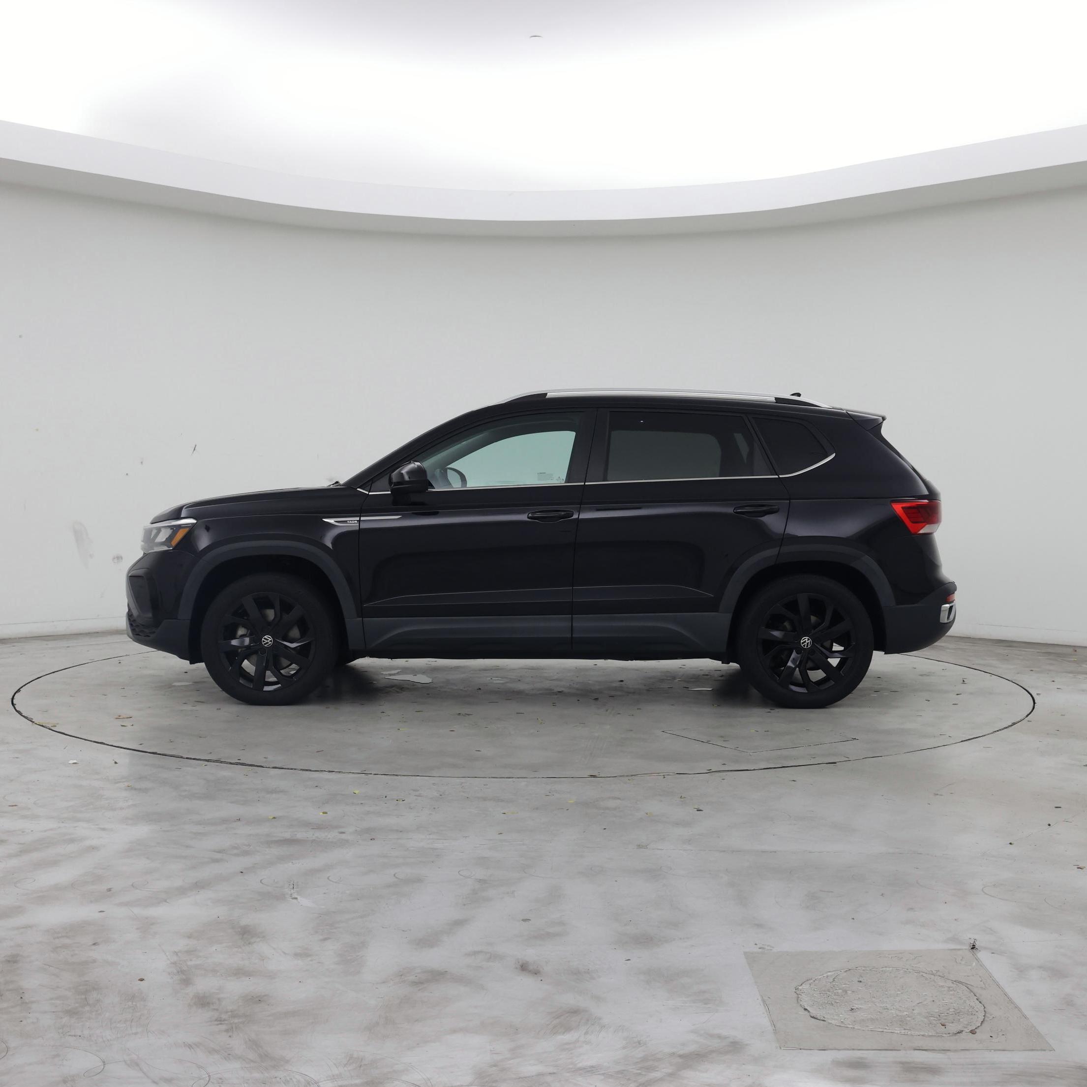 Thumbnail: 2022 Volkswagen Taos - 3