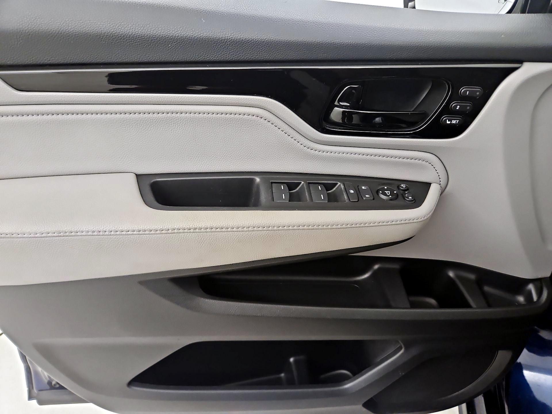 Thumbnail: 2018 Honda Odyssey - 12