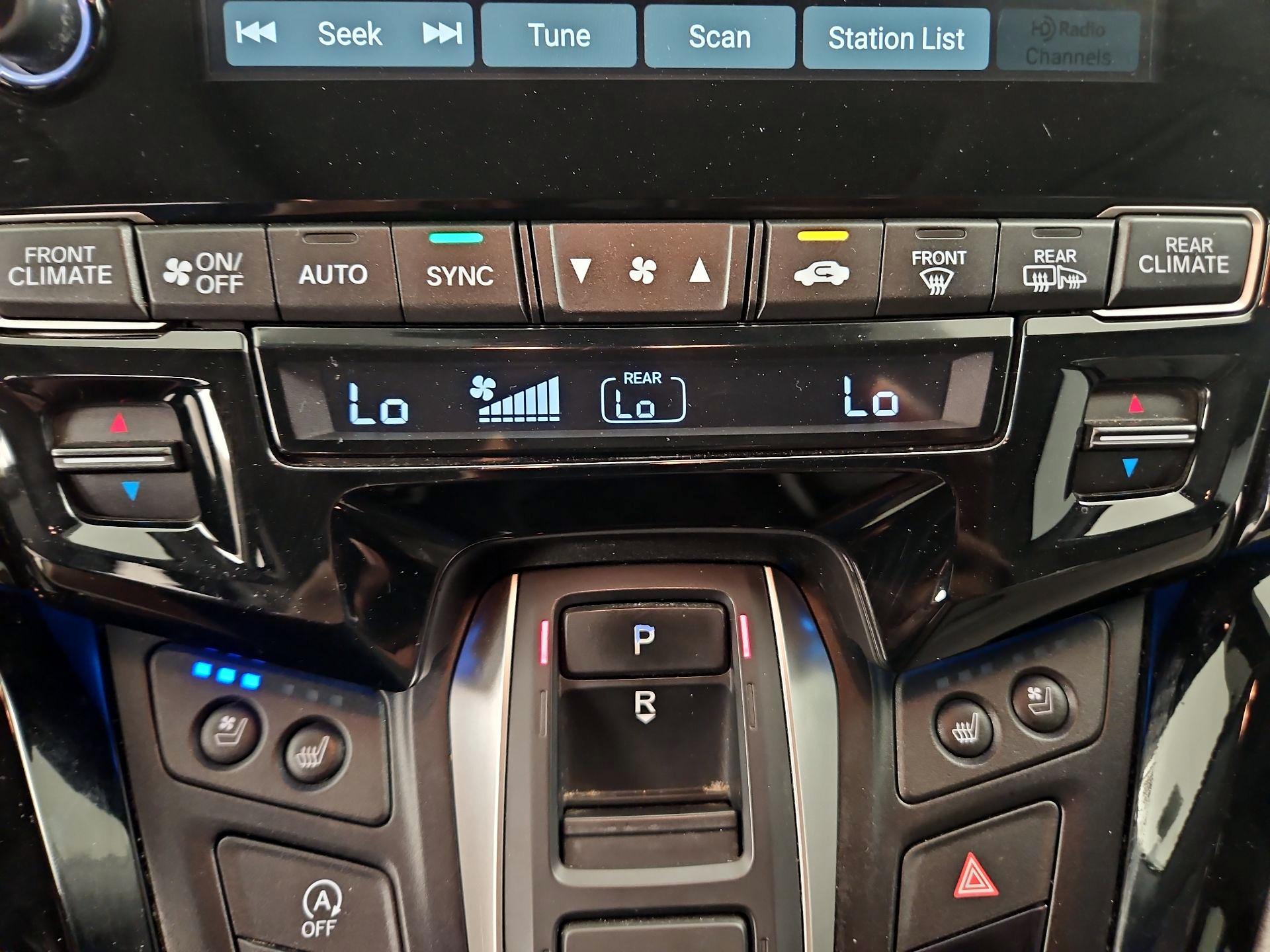 Thumbnail: 2018 Honda Odyssey - 17