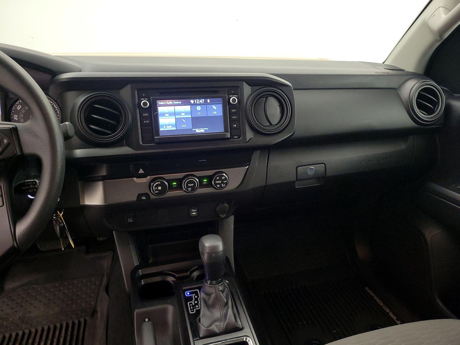 2019 Toyota Tacoma SR - Photo 10