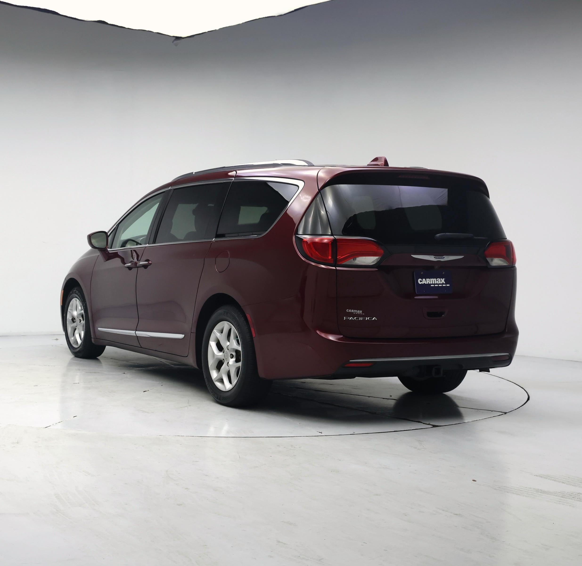 Thumbnail: 2018 Chrysler Pacifica - 2