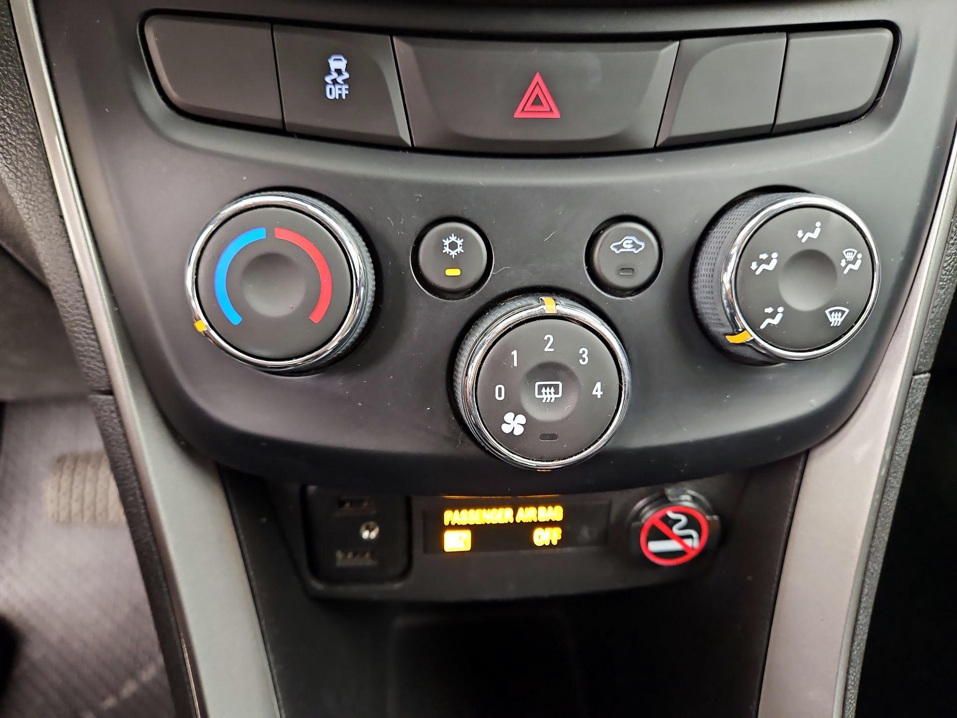 Thumbnail: 2020 Chevrolet Trax - 16