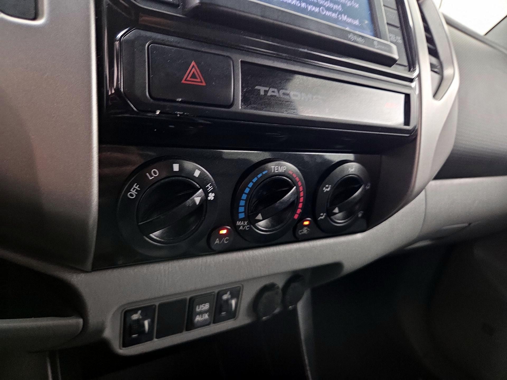 Thumbnail: 2015 Toyota Tacoma - 15