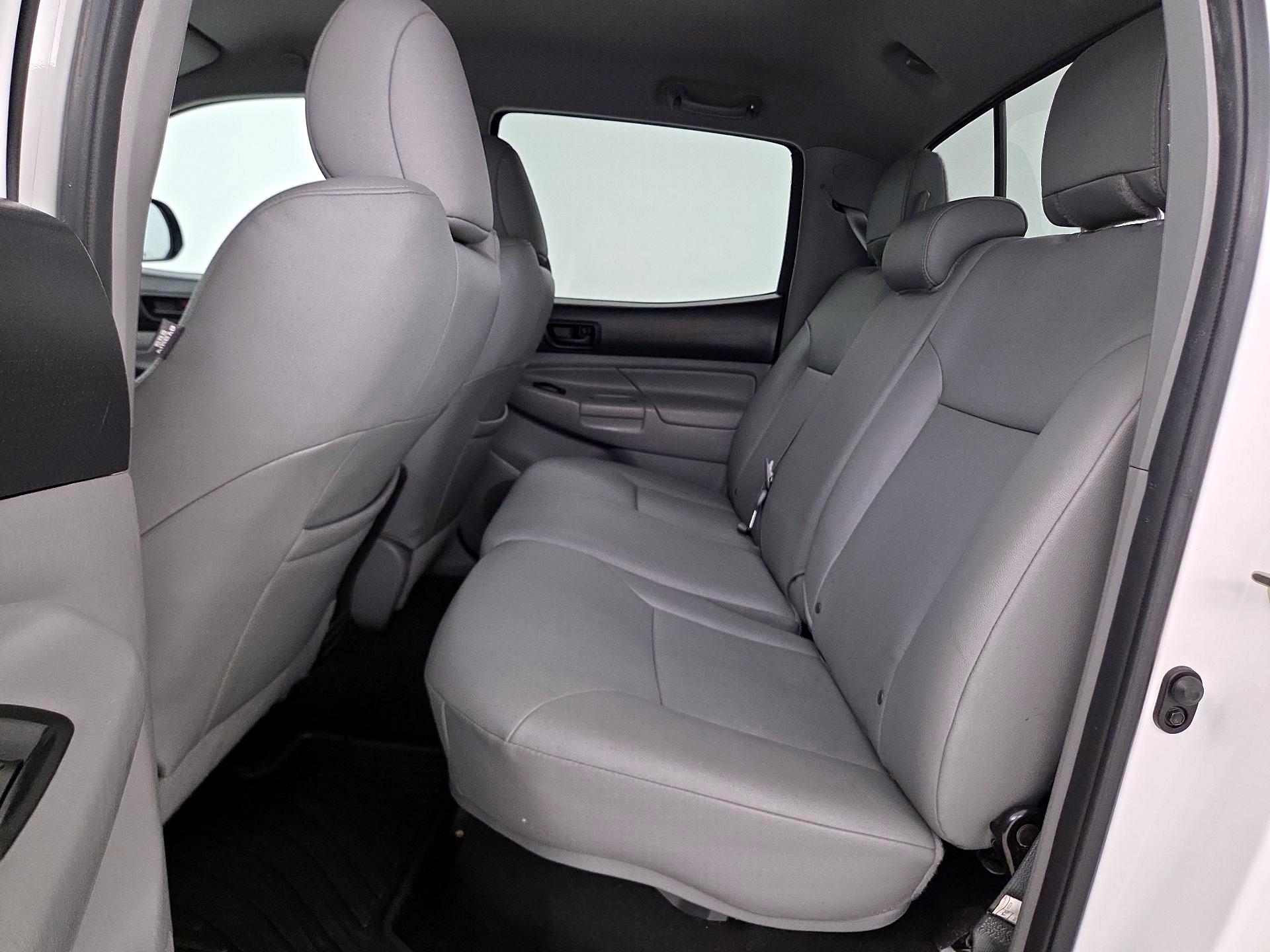 Thumbnail: 2015 Toyota Tacoma - 18