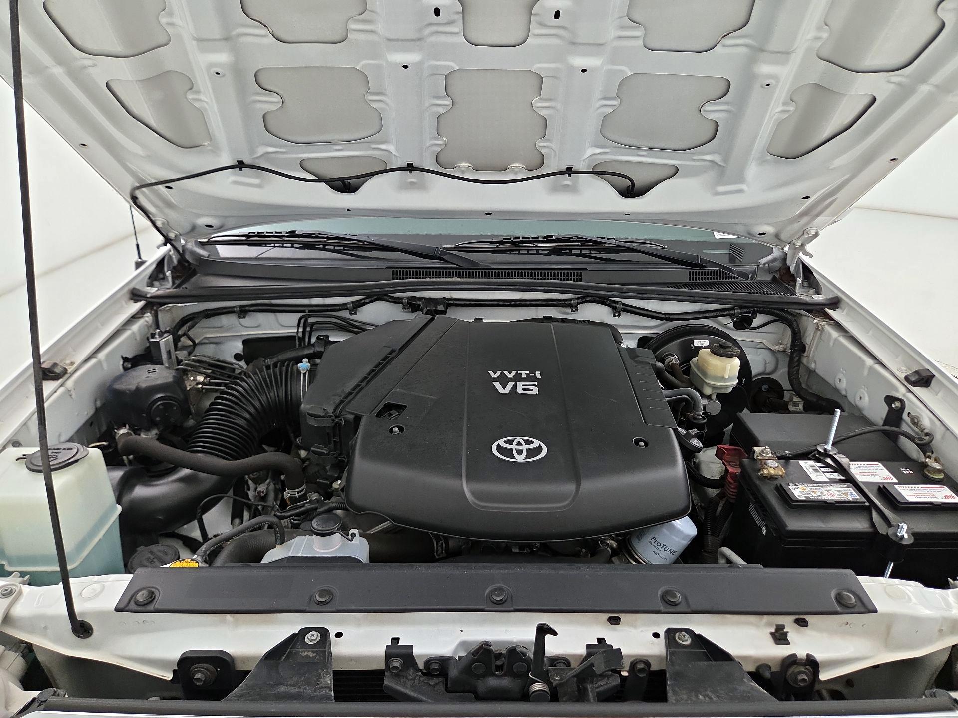 Thumbnail: 2015 Toyota Tacoma - 20