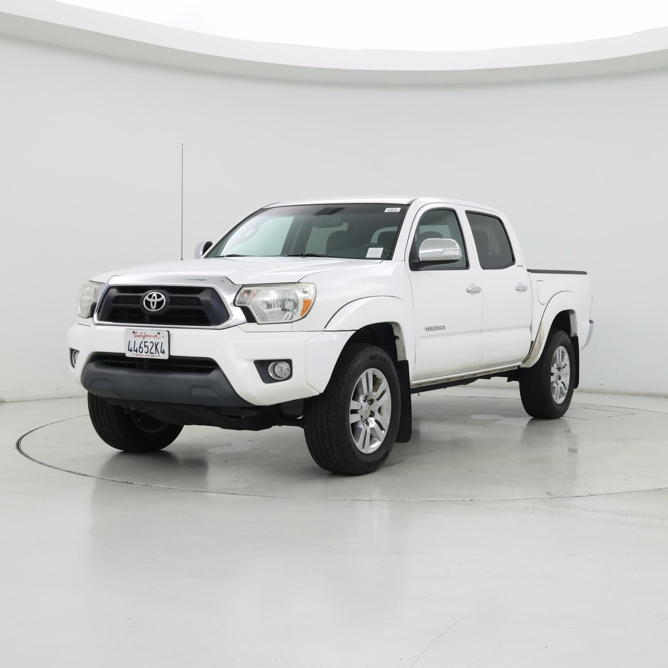 Thumbnail: 2015 Toyota Tacoma - 4