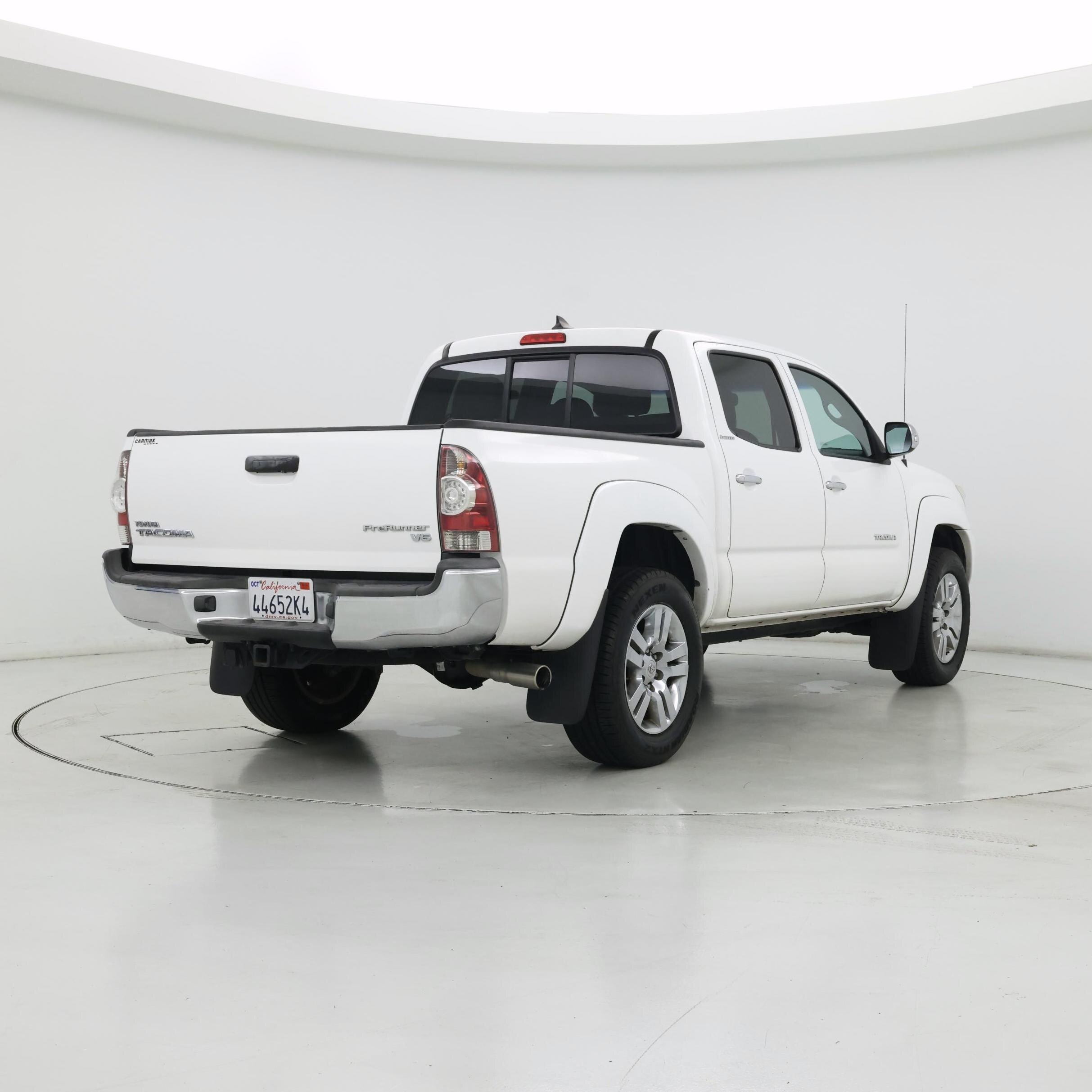 Thumbnail: 2015 Toyota Tacoma - 8